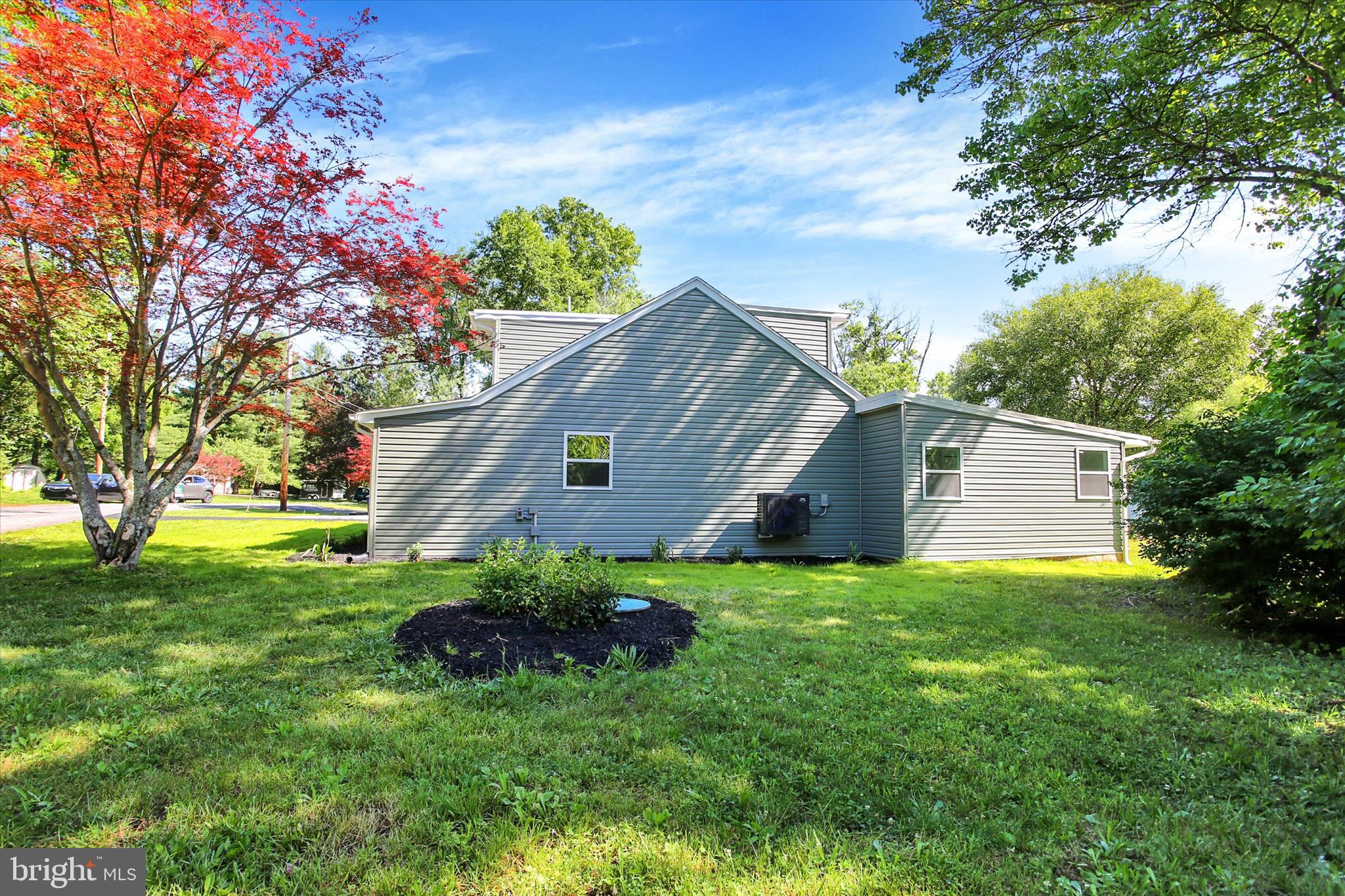 SILVER LAKE - Residential