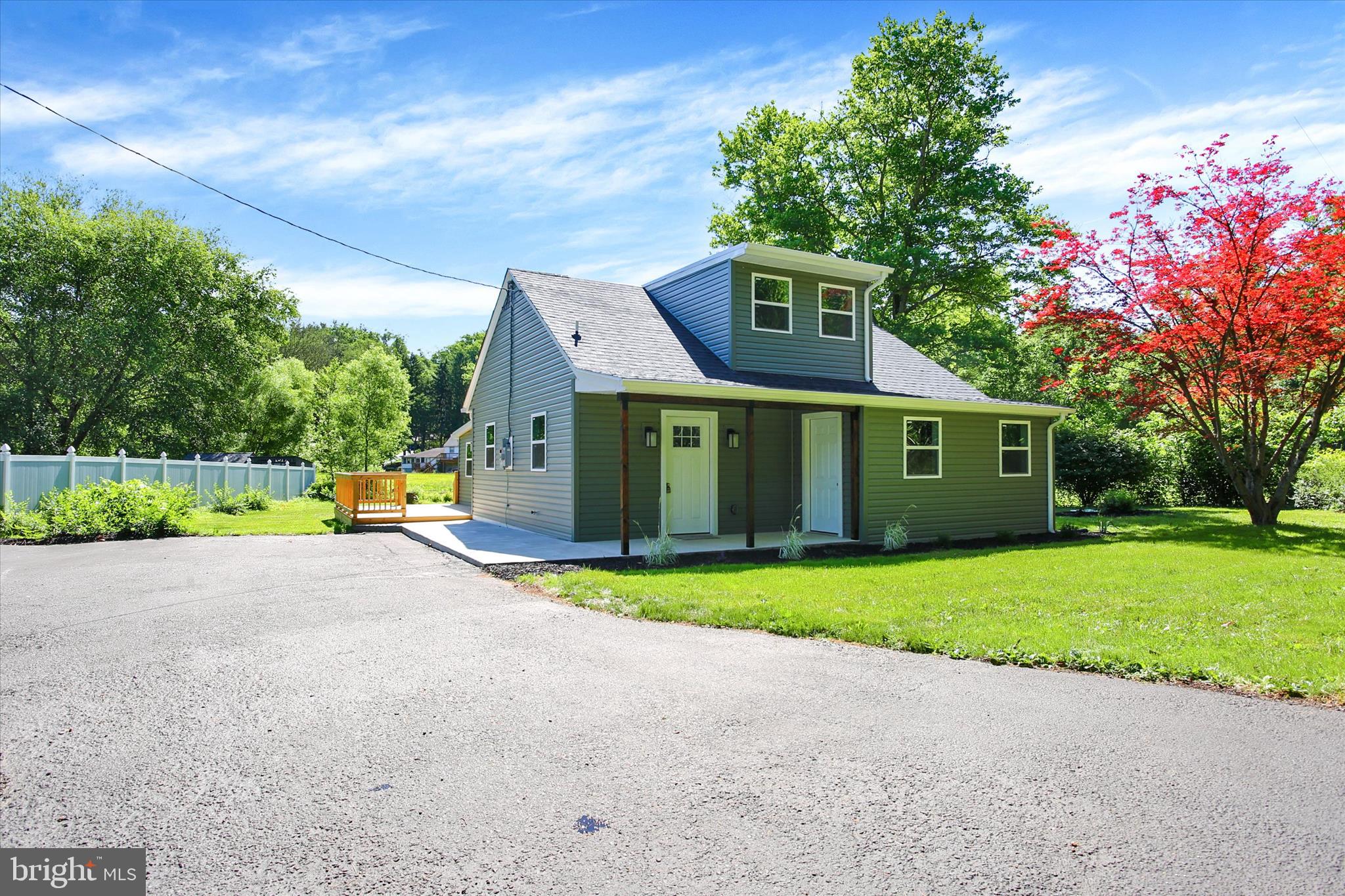 SILVER LAKE - Residential