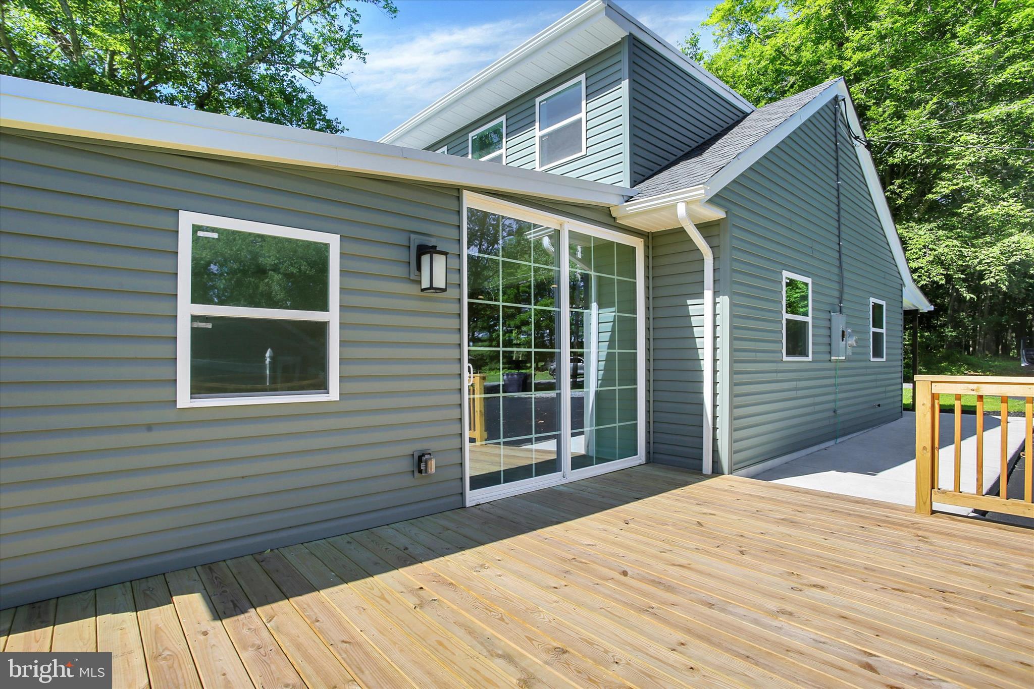 SILVER LAKE - Residential