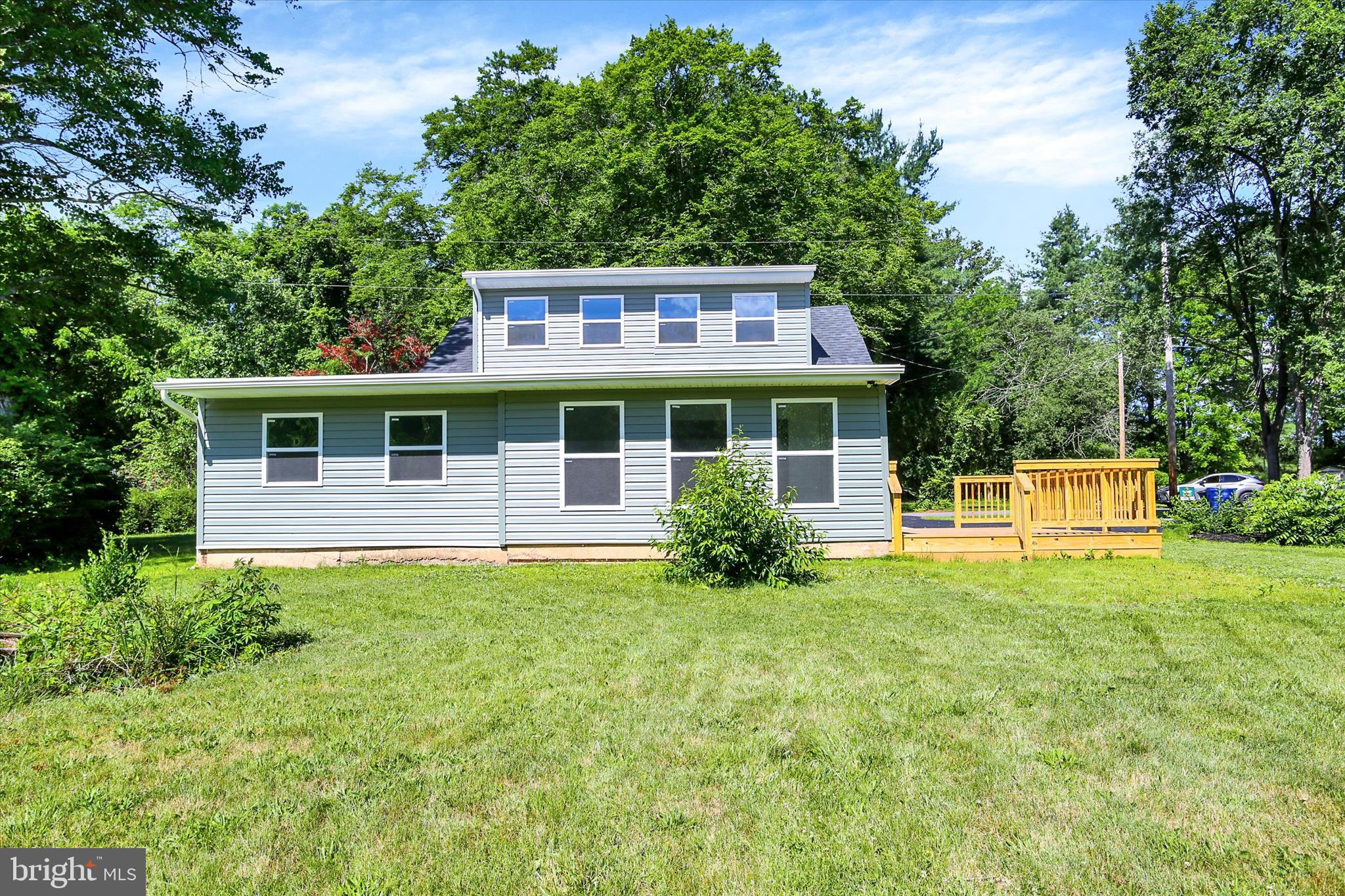 SILVER LAKE - Residential