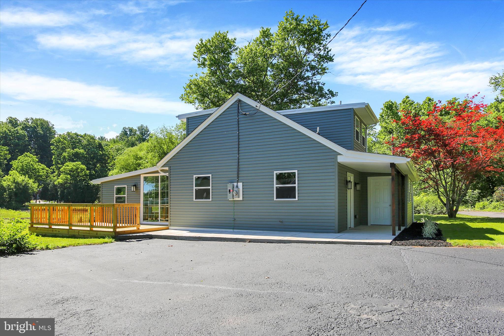 SILVER LAKE - Residential
