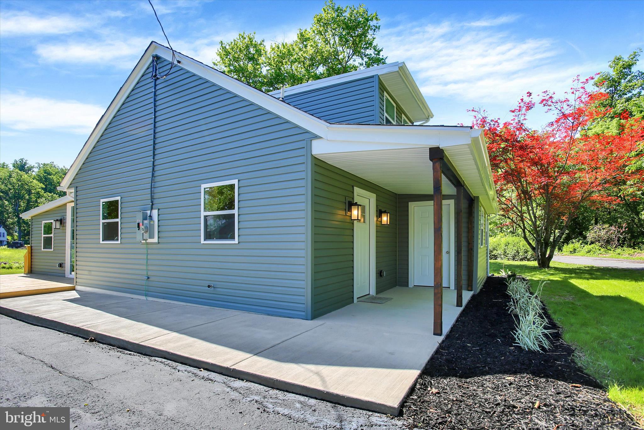 SILVER LAKE - Residential