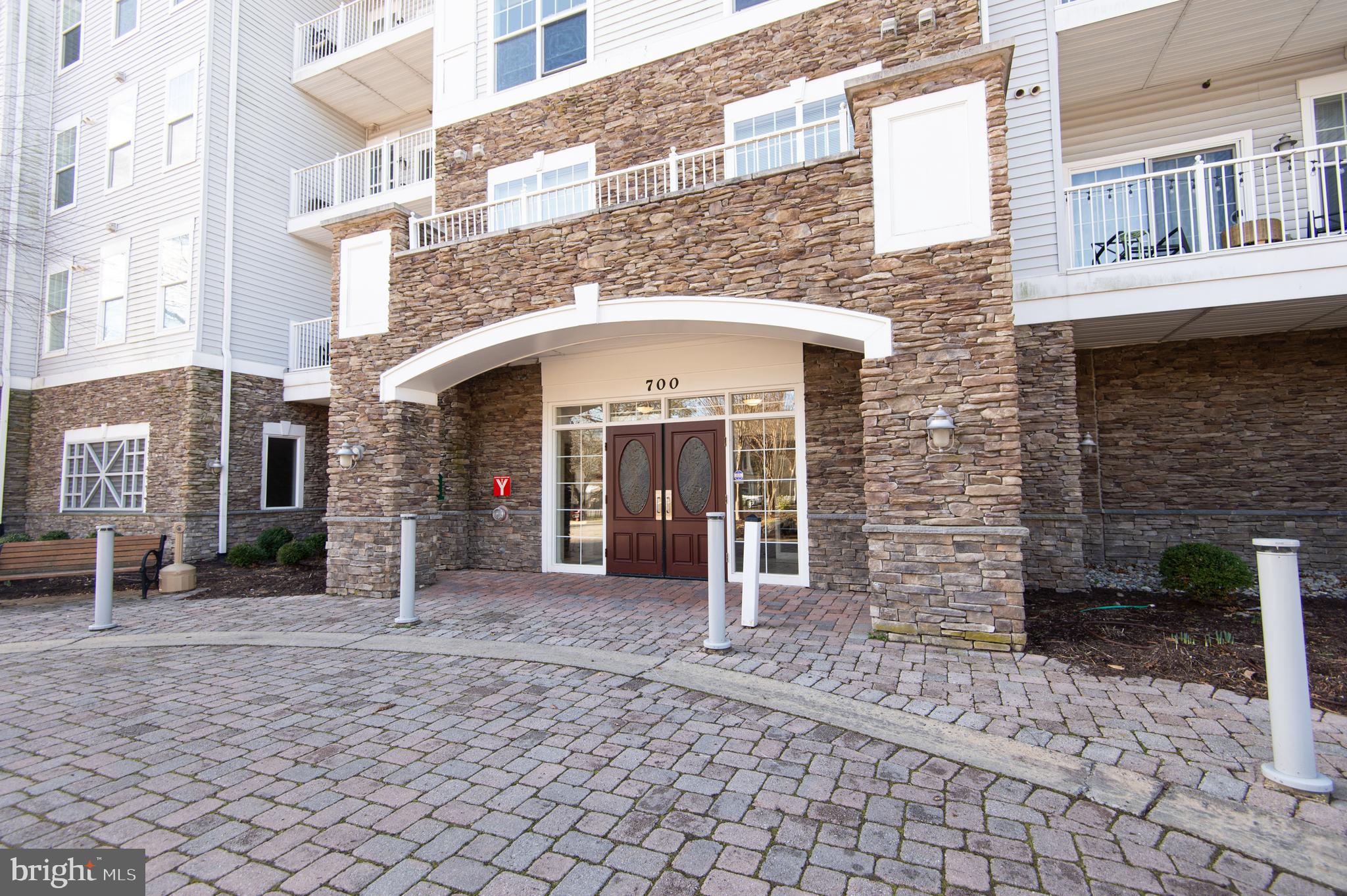 DEEP HARBOUR - Residential