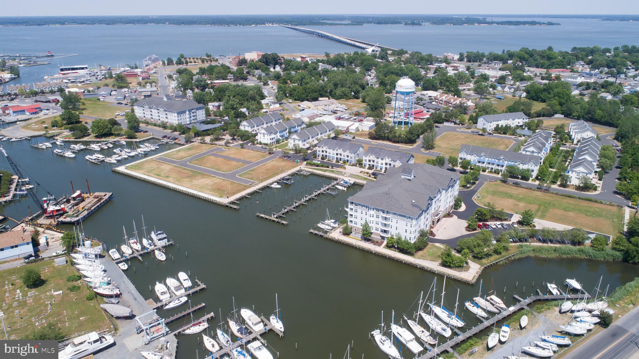 DEEP HARBOUR - Residential