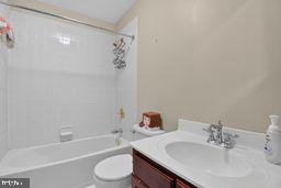 SOUTH RIVER COLONY - Residential