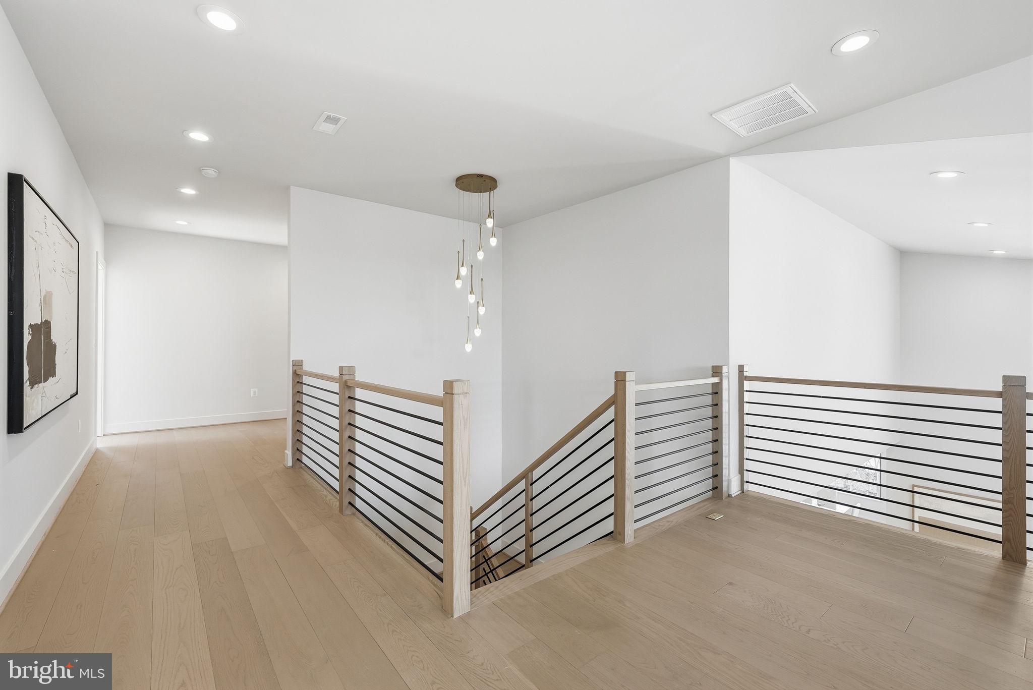 DEVON PARK - Residential