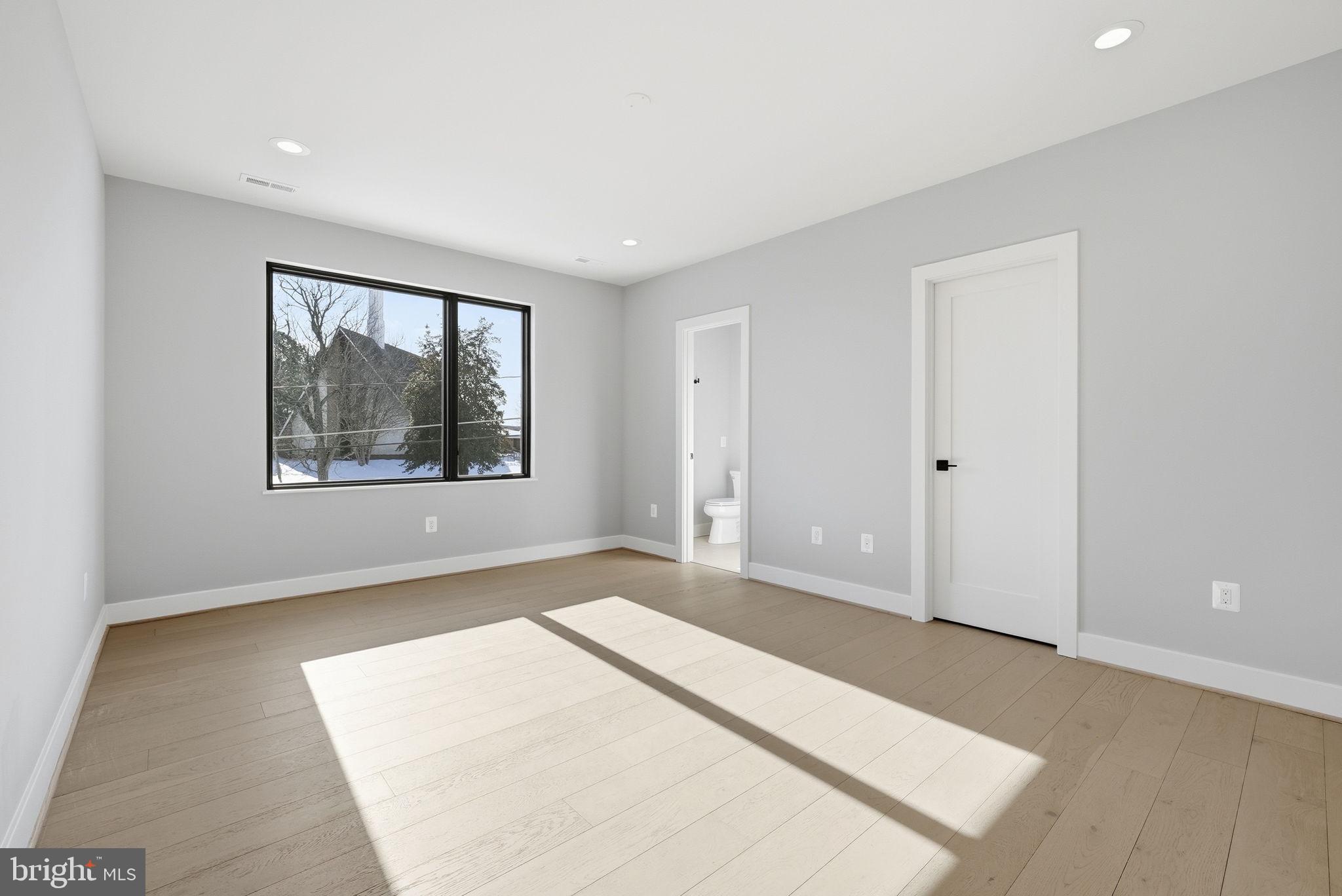 DEVON PARK - Residential