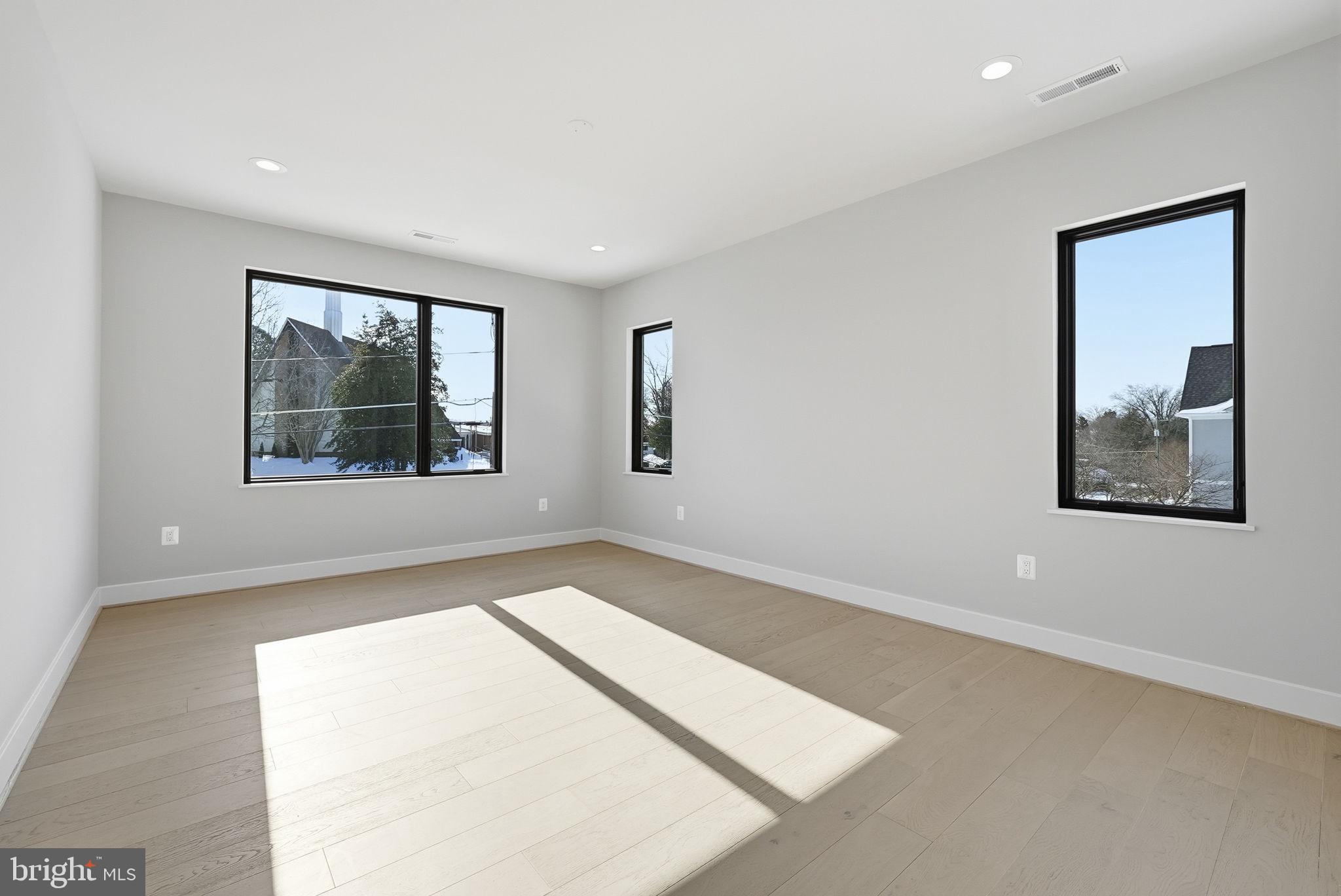 DEVON PARK - Residential