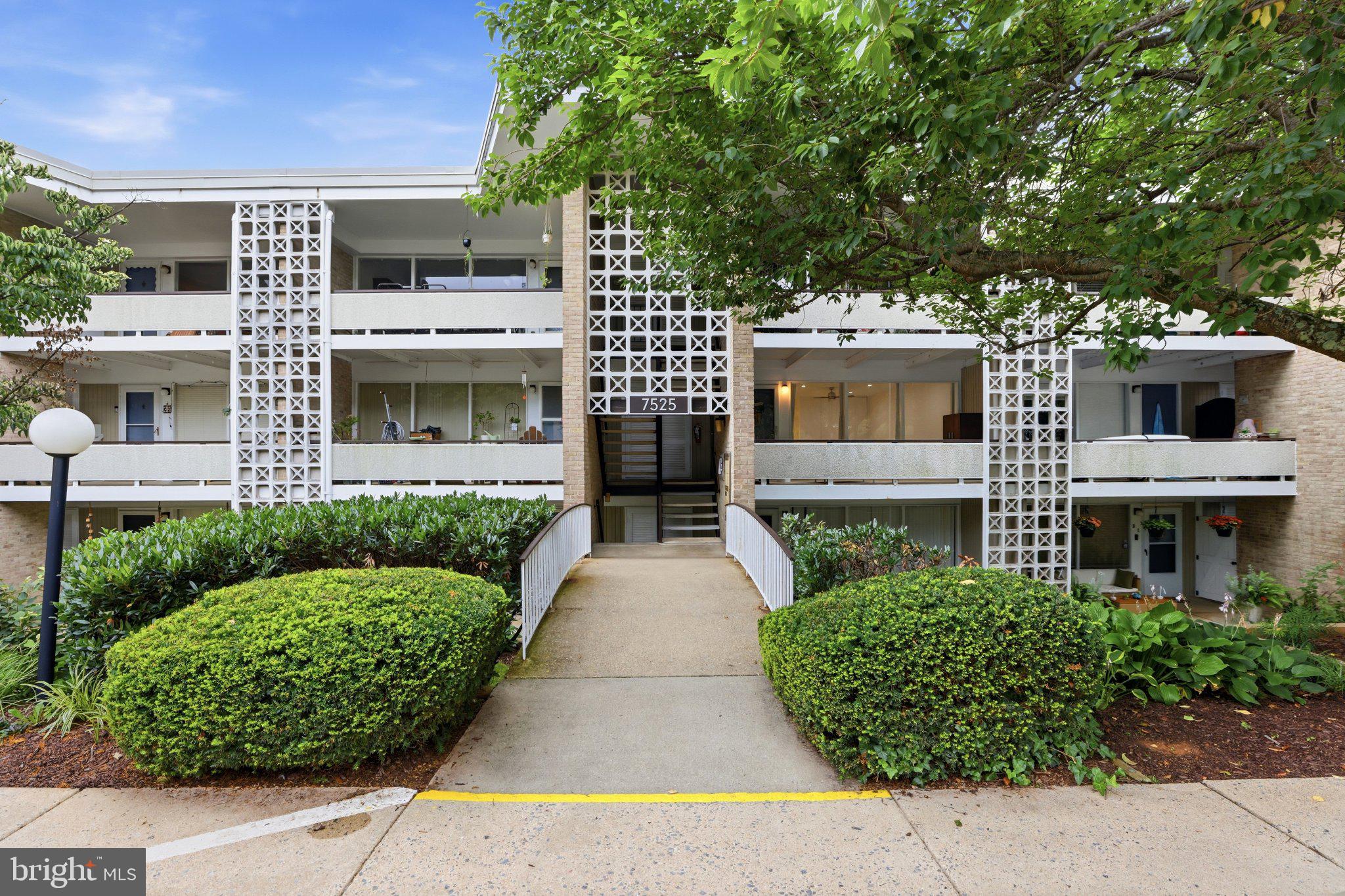 SPRING LAKE GARDEN CONDOMINIUM - Residential
