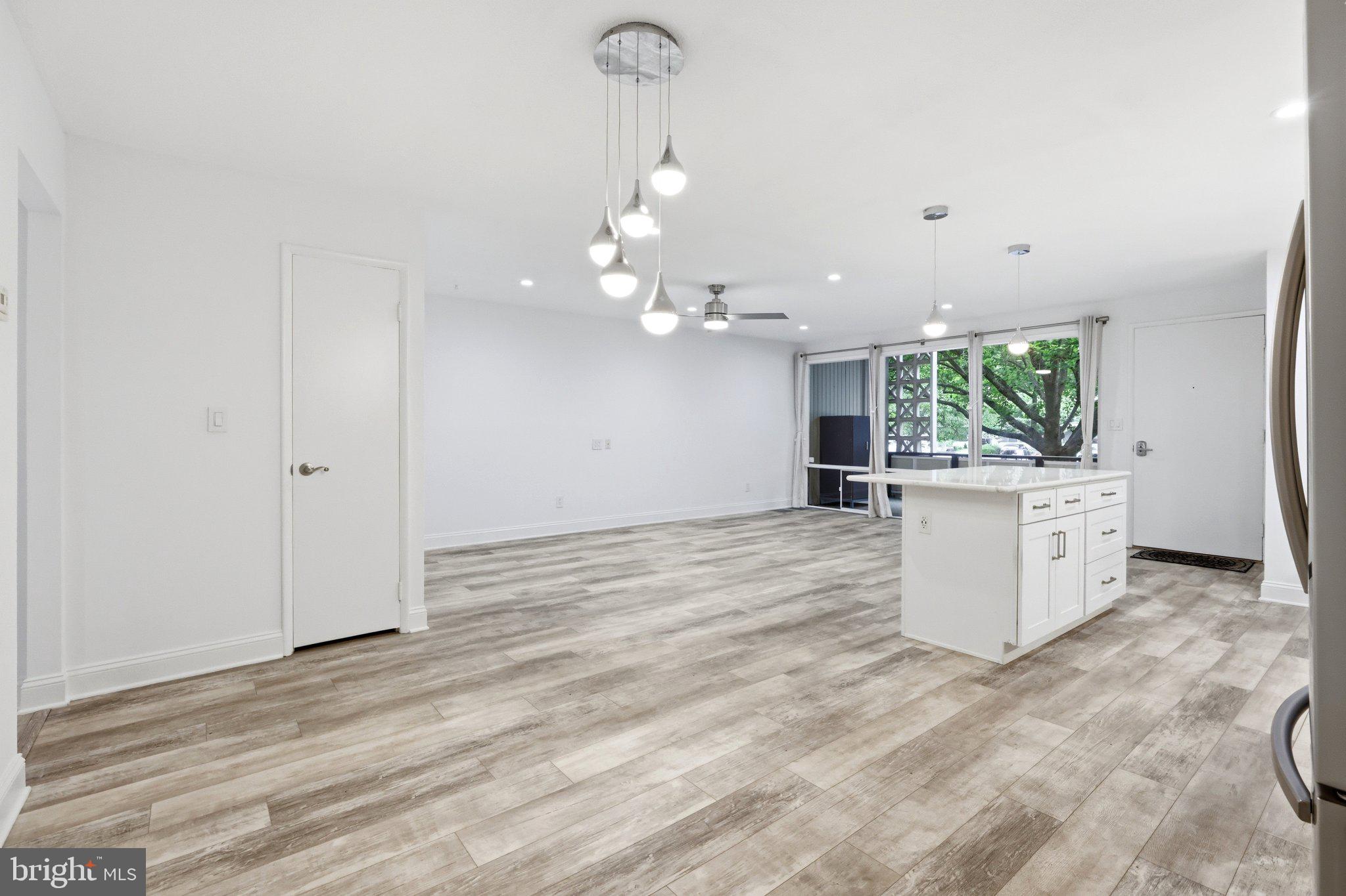 SPRING LAKE GARDEN CONDOMINIUM - Residential