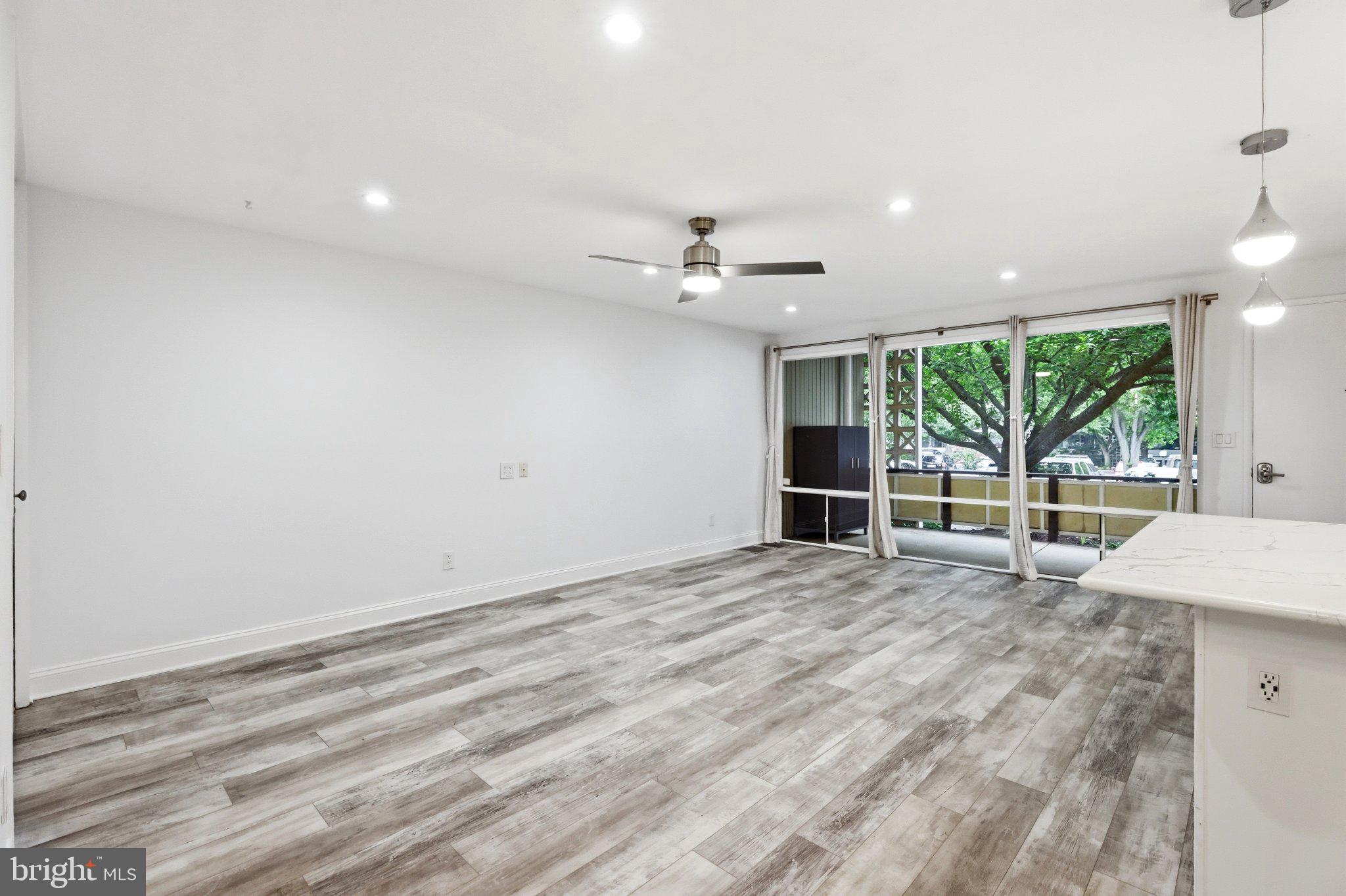 SPRING LAKE GARDEN CONDOMINIUM - Residential