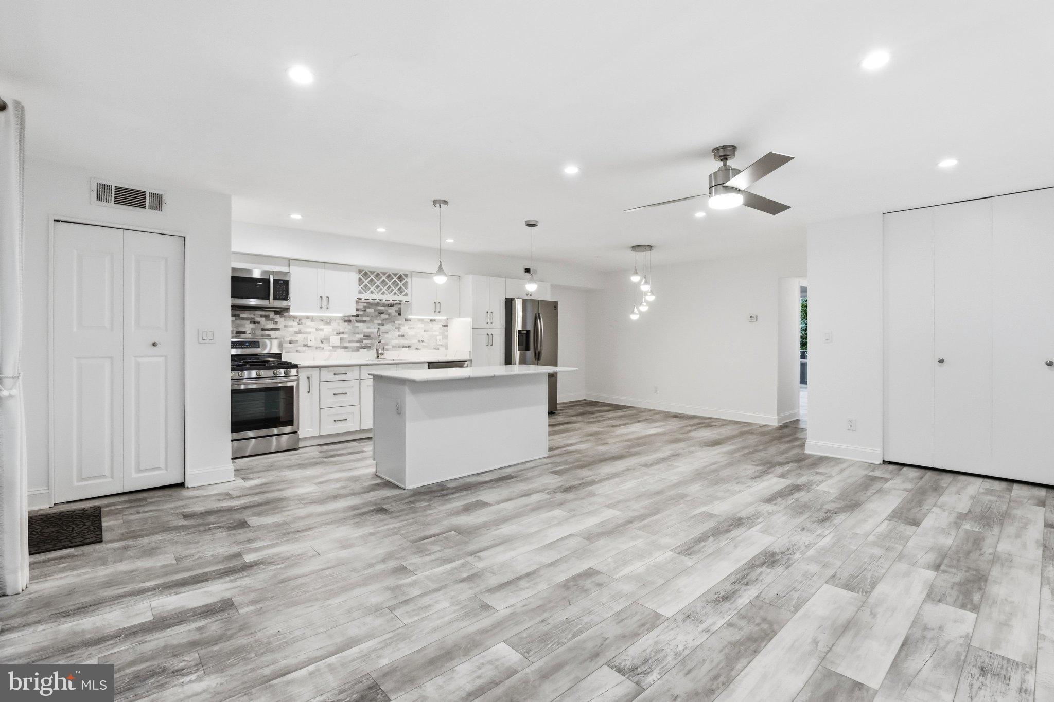 SPRING LAKE GARDEN CONDOMINIUM - Residential