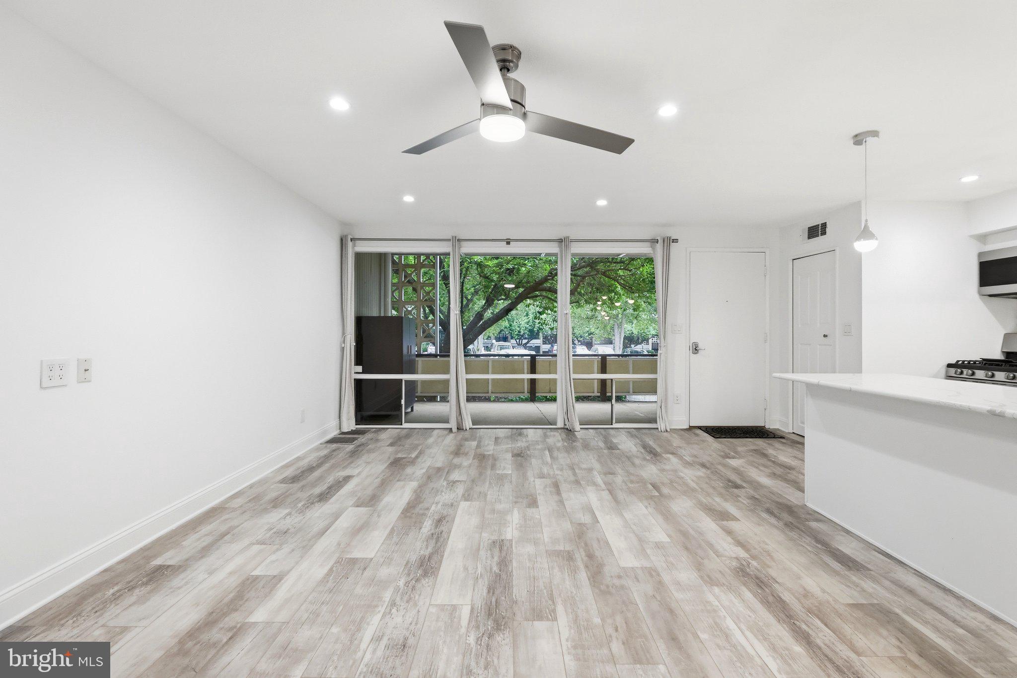 SPRING LAKE GARDEN CONDOMINIUM - Residential