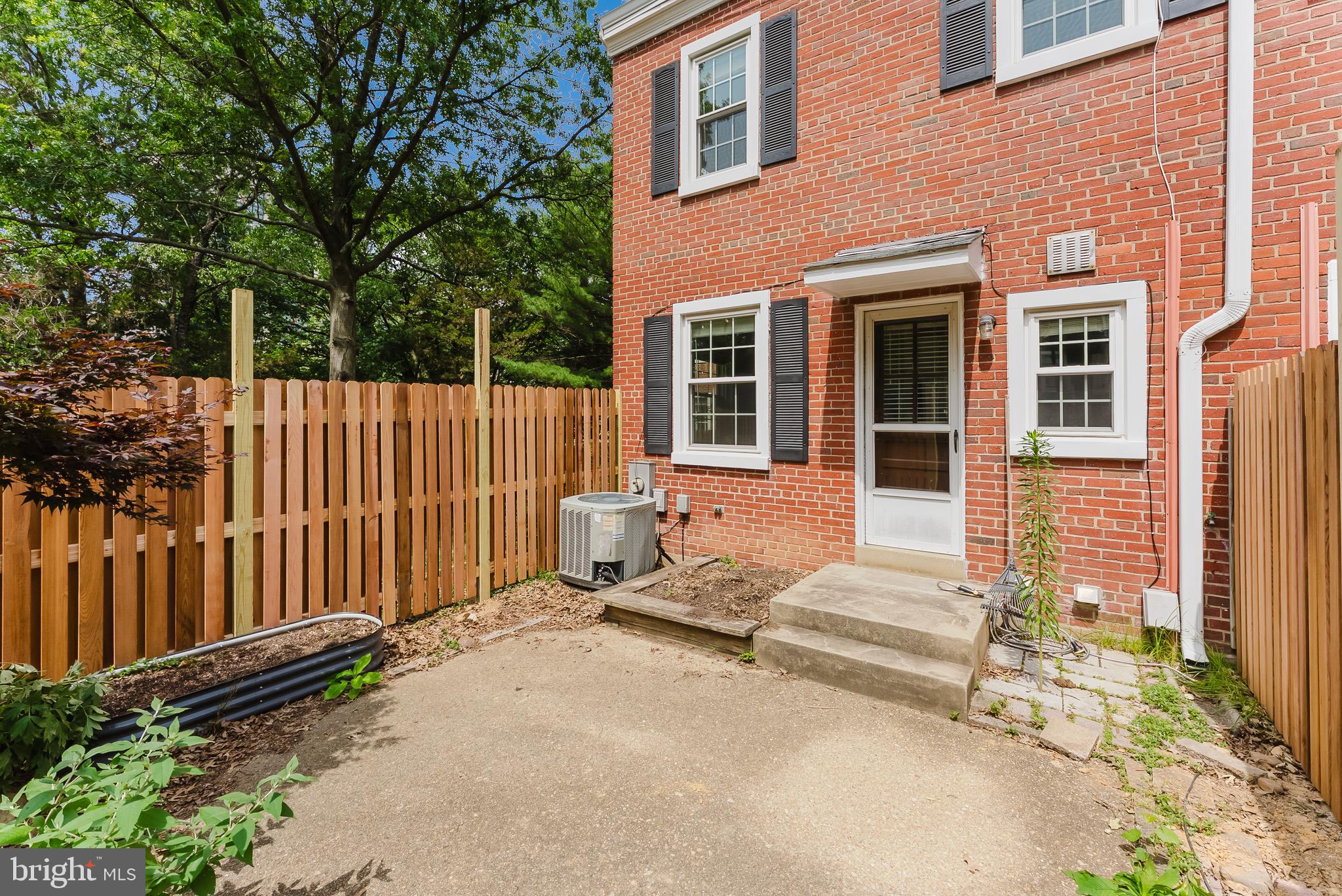 FAIRLINGTON VILLAGE - Residential