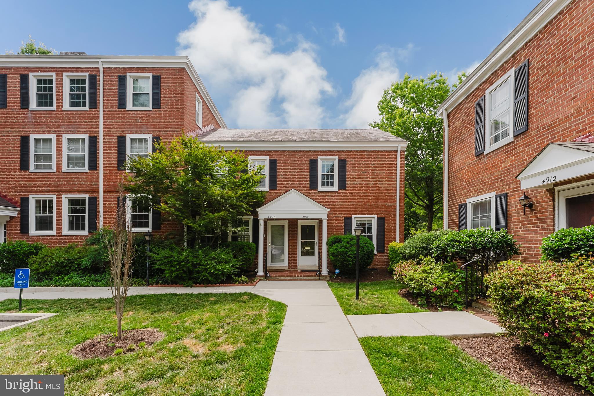 FAIRLINGTON VILLAGE - Residential