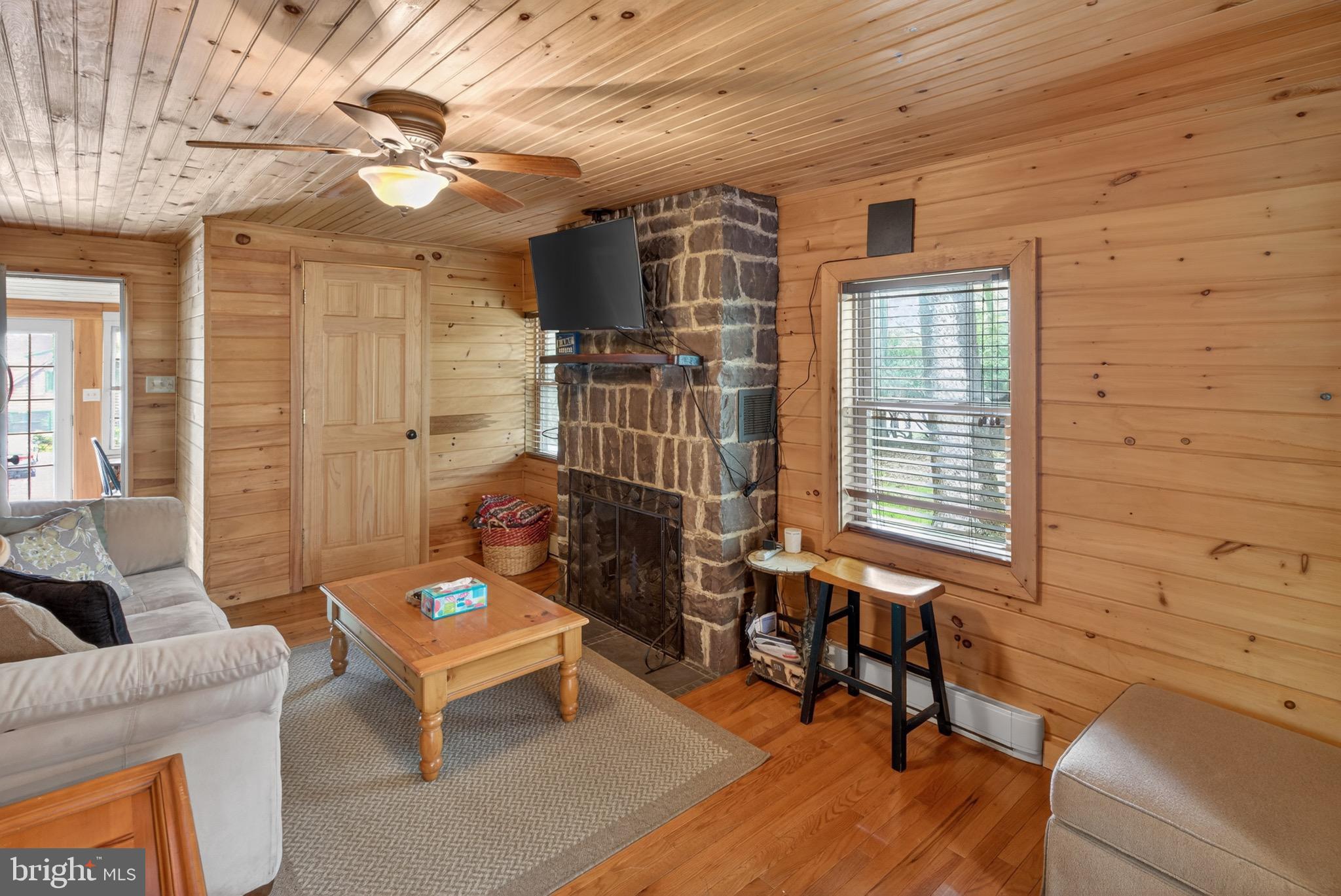 LAKE HARMONY - Residential
