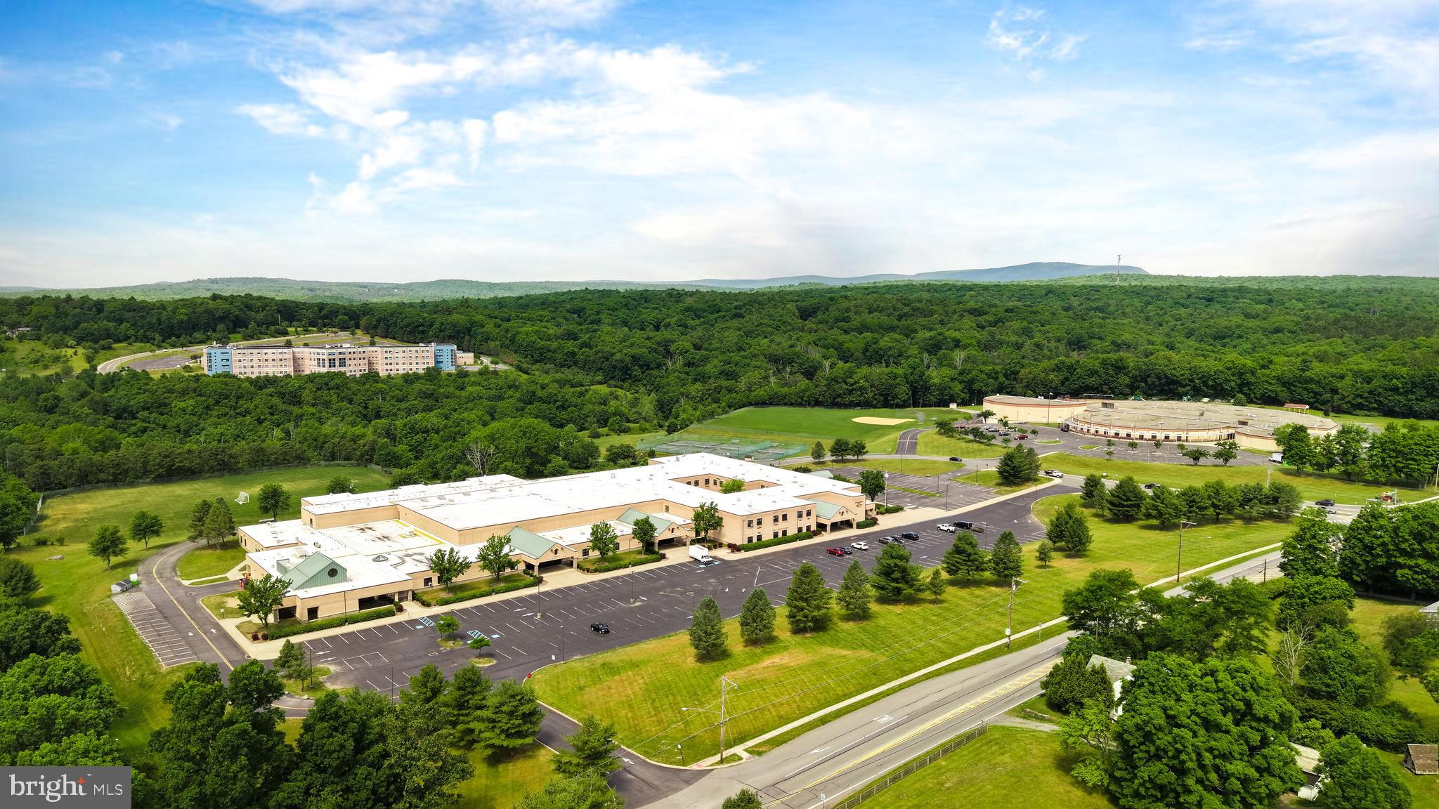 WEDGEWOOD LAKE ESTATES - Residential