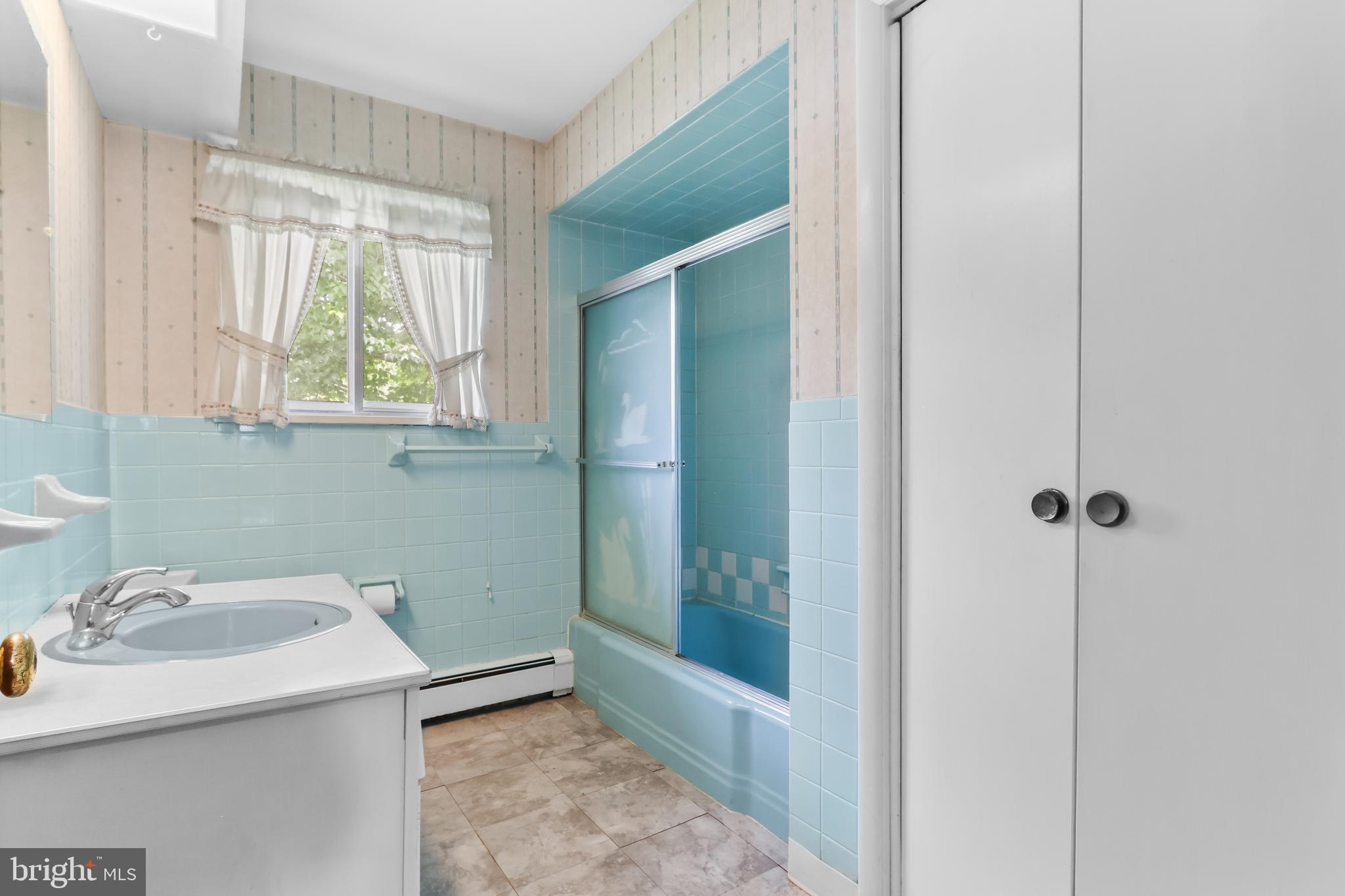 WEDGEWOOD LAKE ESTATES - Residential