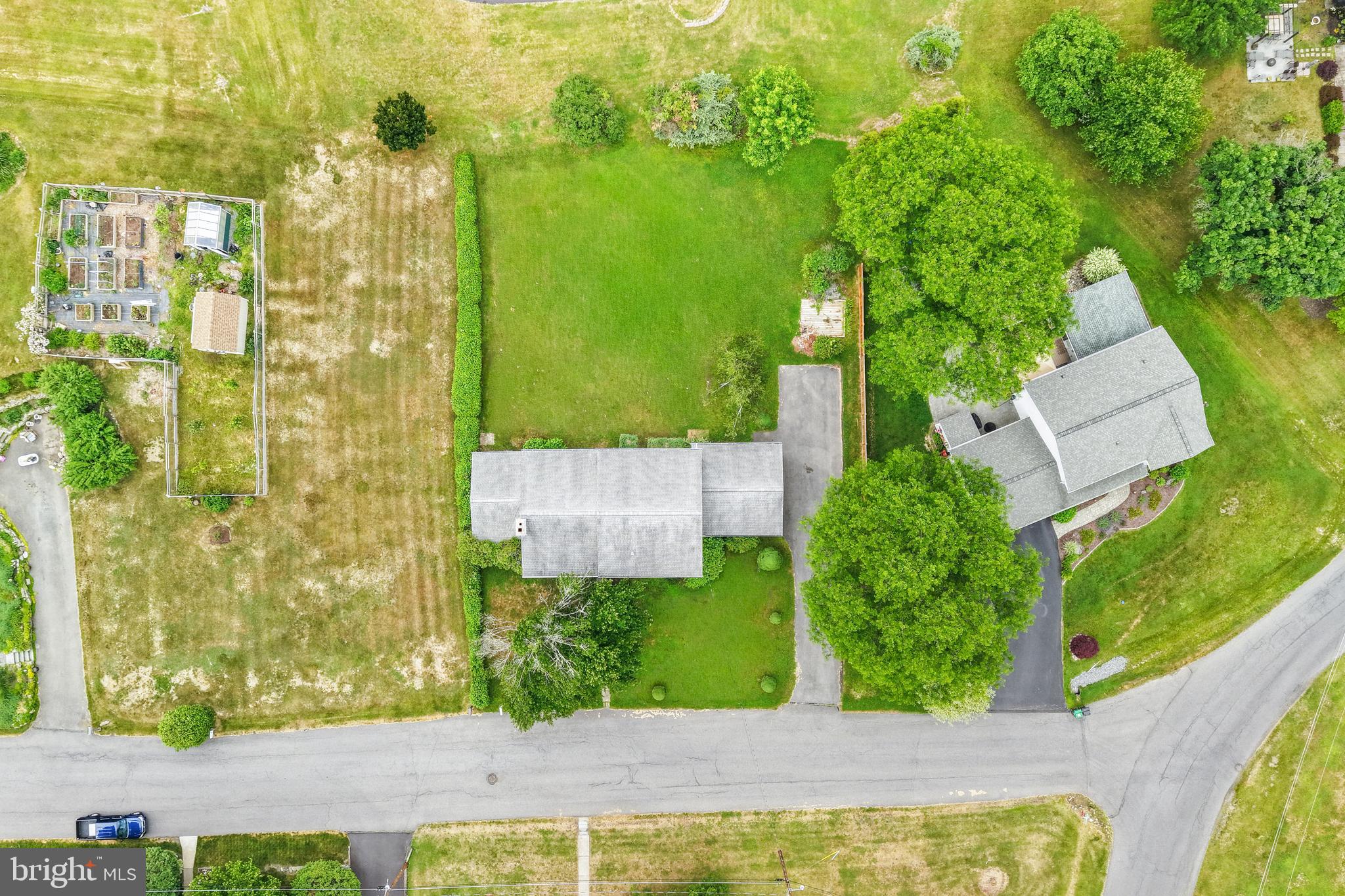 WEDGEWOOD LAKE ESTATES - Residential