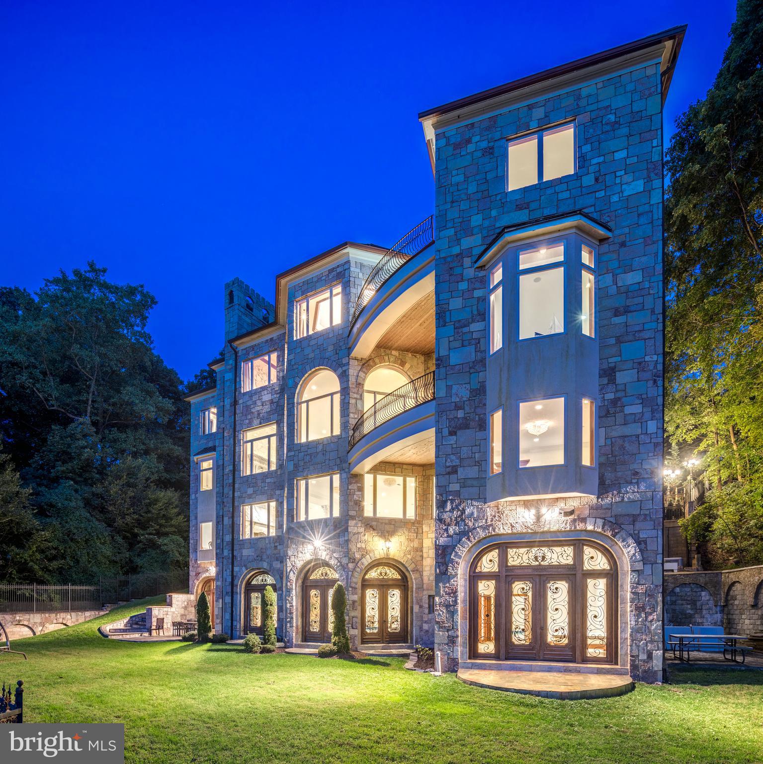 RIVER OAKS - Residential