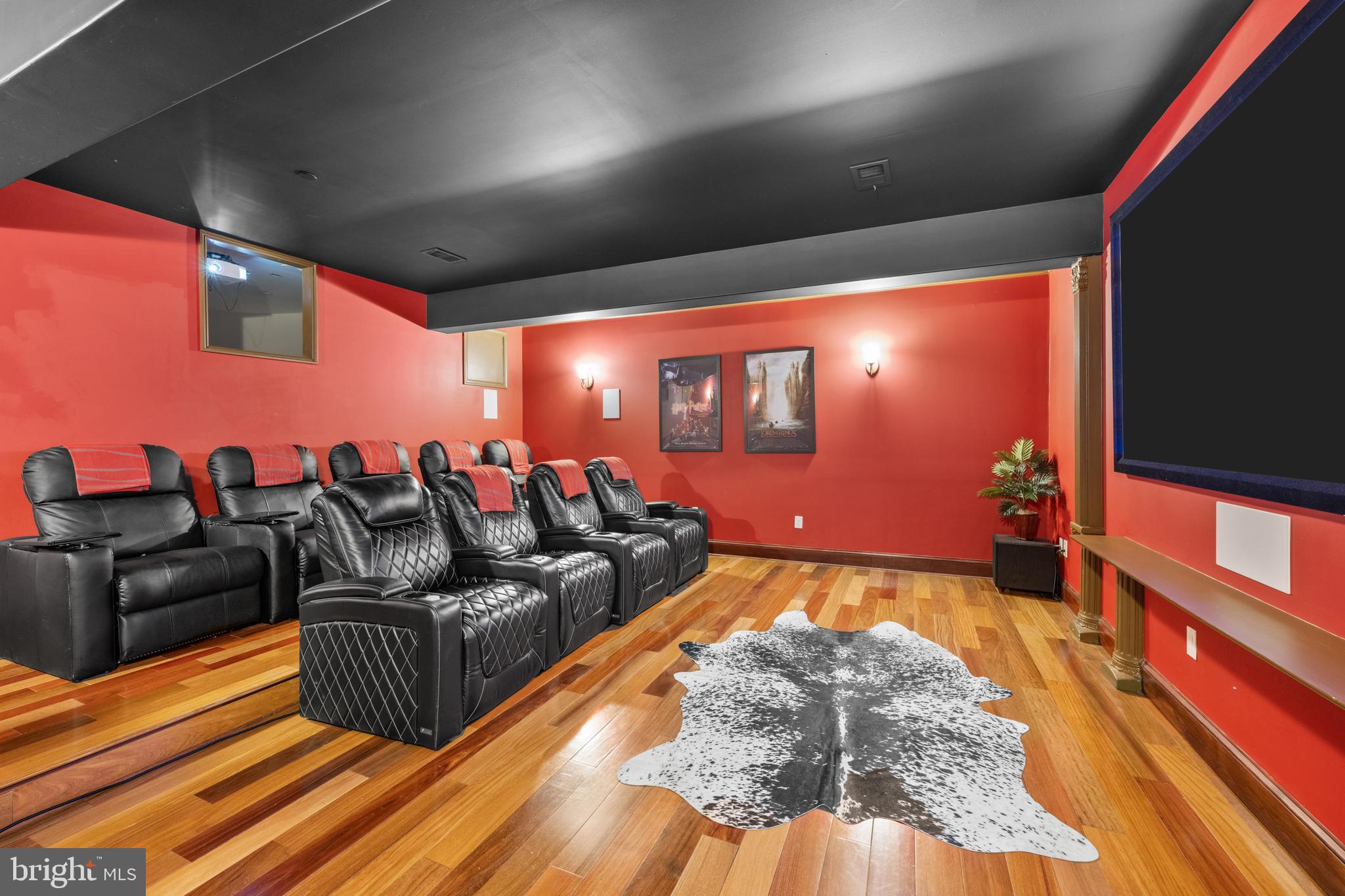 RIVER OAKS - Residential