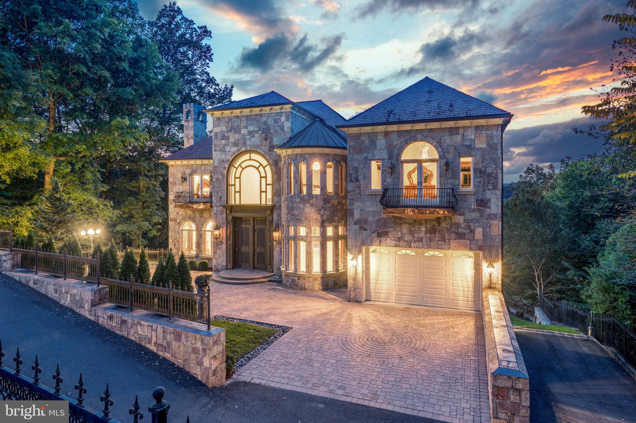 RIVER OAKS - Residential