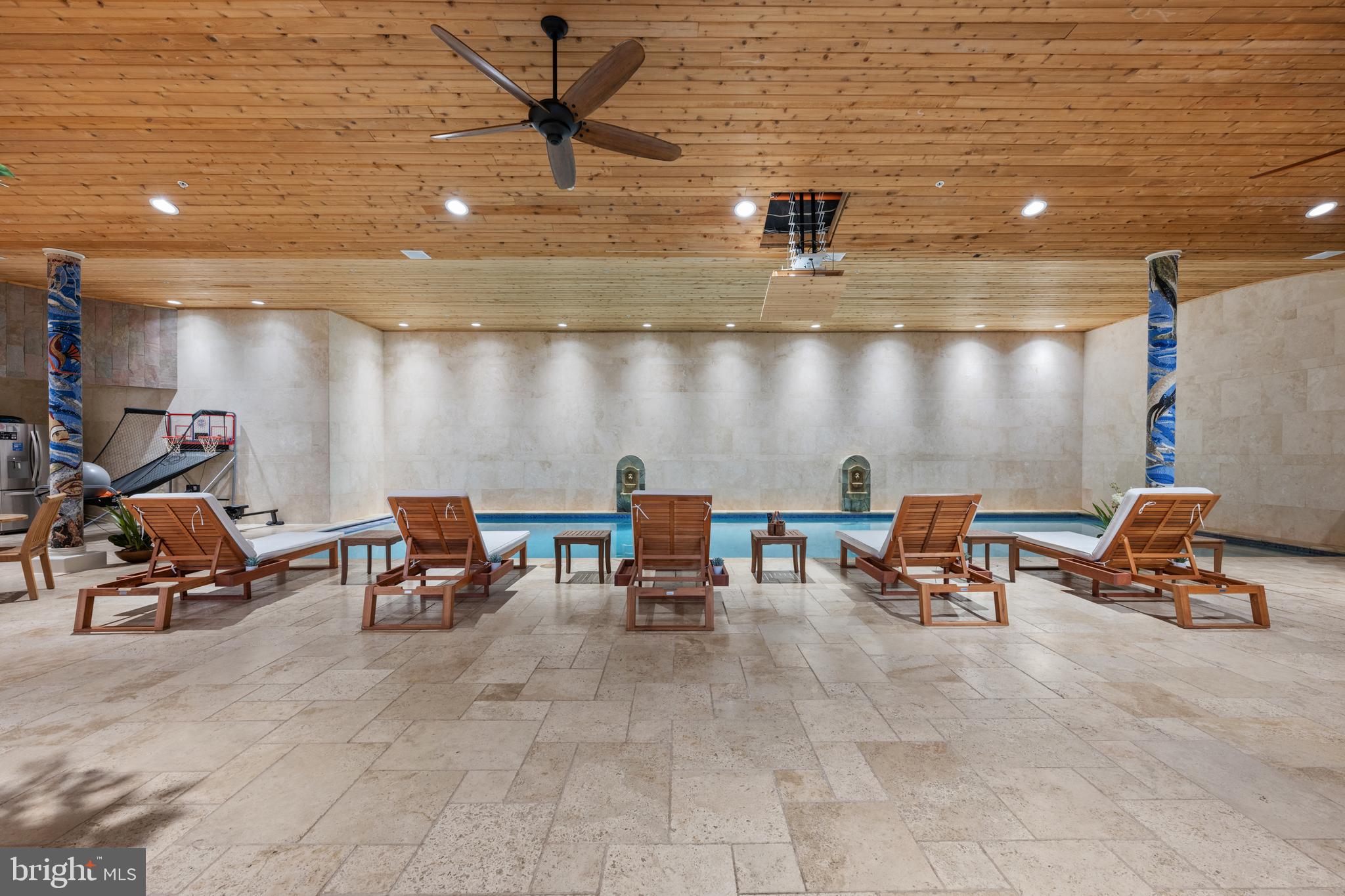 RIVER OAKS - Residential