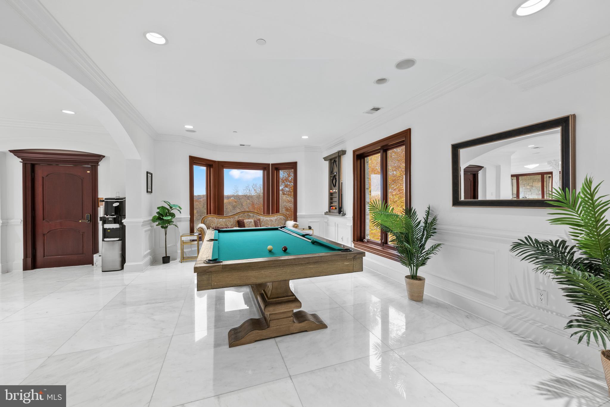 RIVER OAKS - Residential