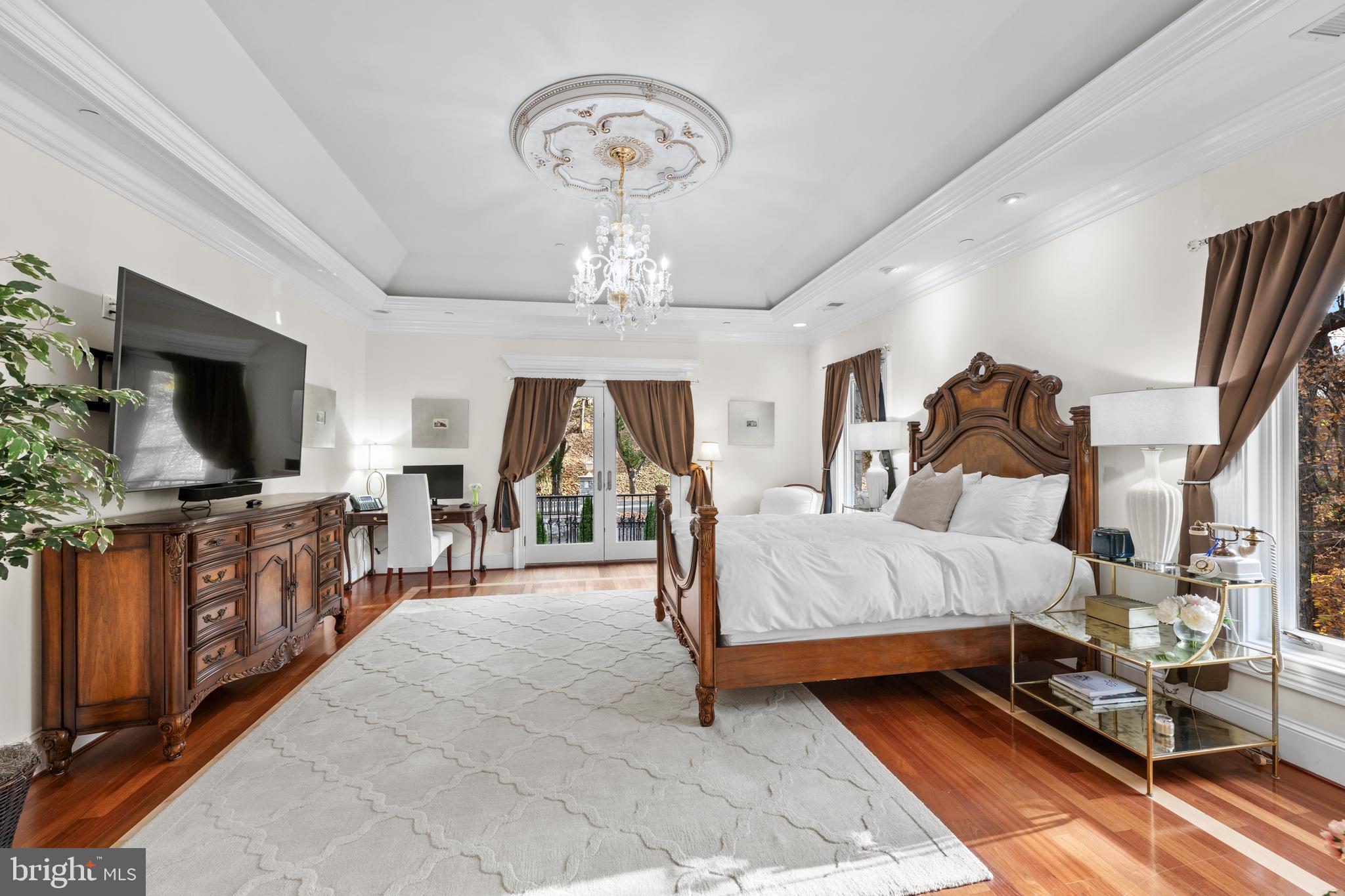 RIVER OAKS - Residential