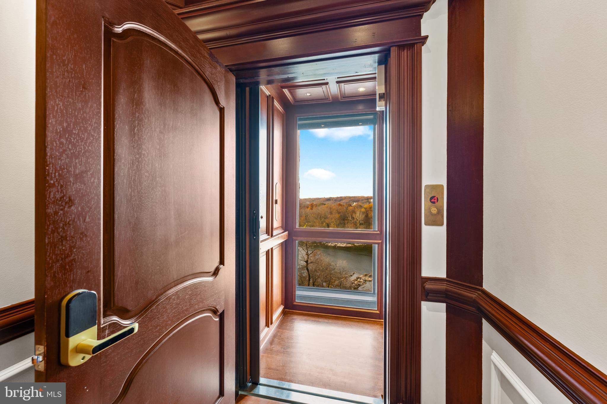 RIVER OAKS - Residential