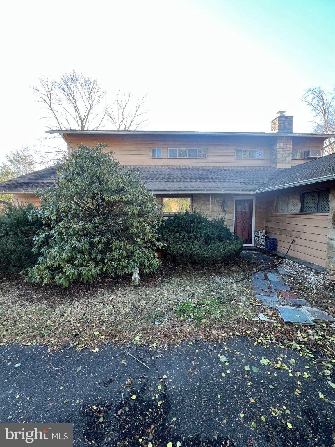 • Listed at $475,000

• Single-Family Detached Home

• 2-Story Residence

• 5 Bedrooms

• 3 Full Bathrooms

• Approximately 3,310 Square Feet

• Enclosed Recreation Room

• Private Driveway

• Situated on 0.24 Acres

• Located in the Highly Desirable Cheltenham School District

• Approximately a 5-Minute Walk to Cheltenham Mall Plaza and Nearby Shopping

• Convenient Access to Major Roadways, Restaurants, and Public Transportation

• Spacious Layout Ideal for Large or Multi-Generational Families

This home offers an exceptional combination of size, location, and value in one of Montgomery County's most sought-after communities.