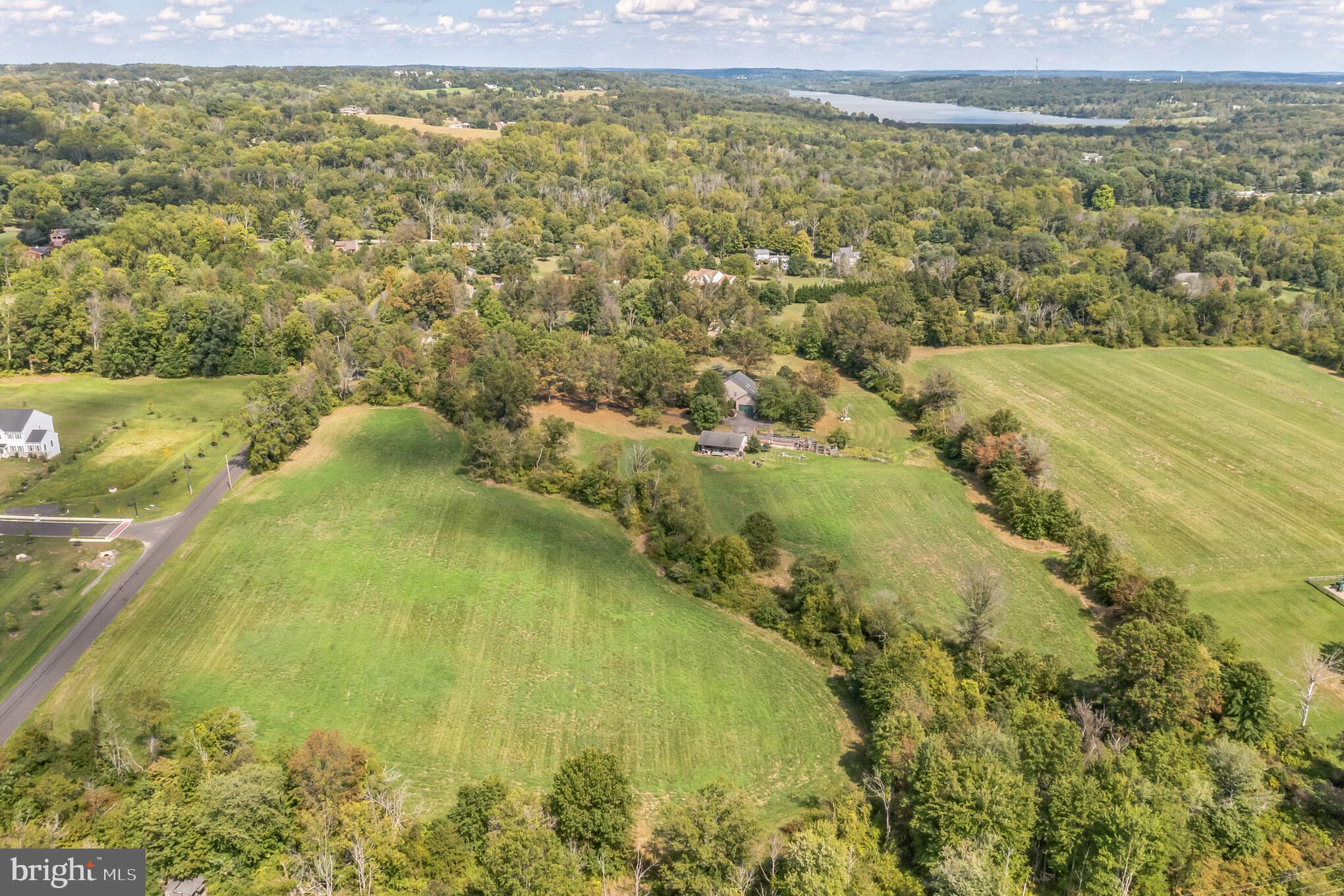 HUNTERS RUN - Residential