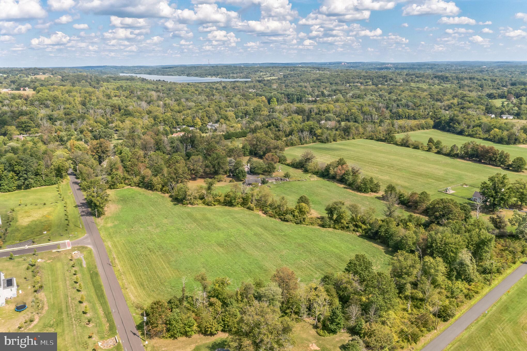 HUNTERS RUN - Residential