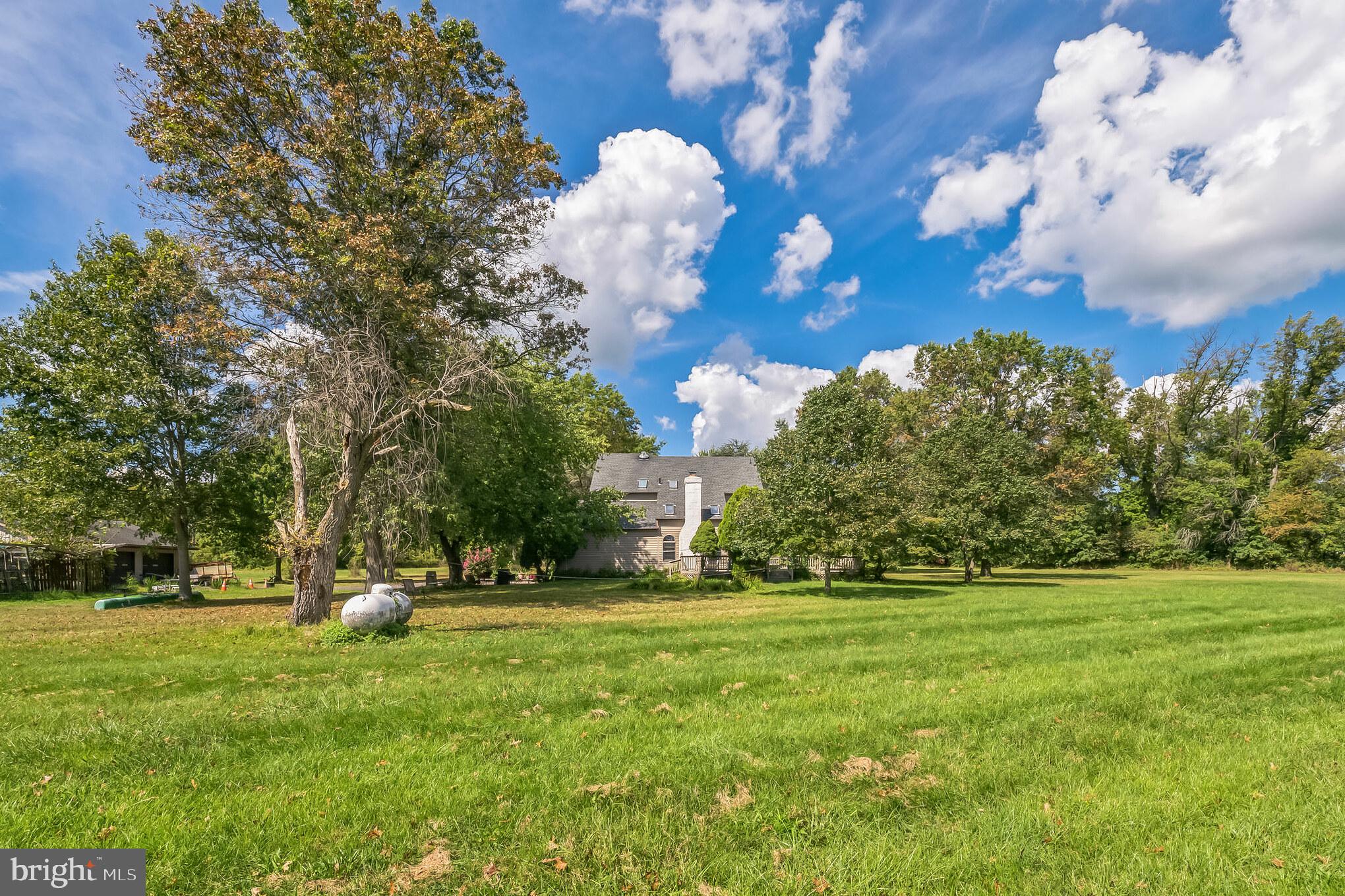 HUNTERS RUN - Residential