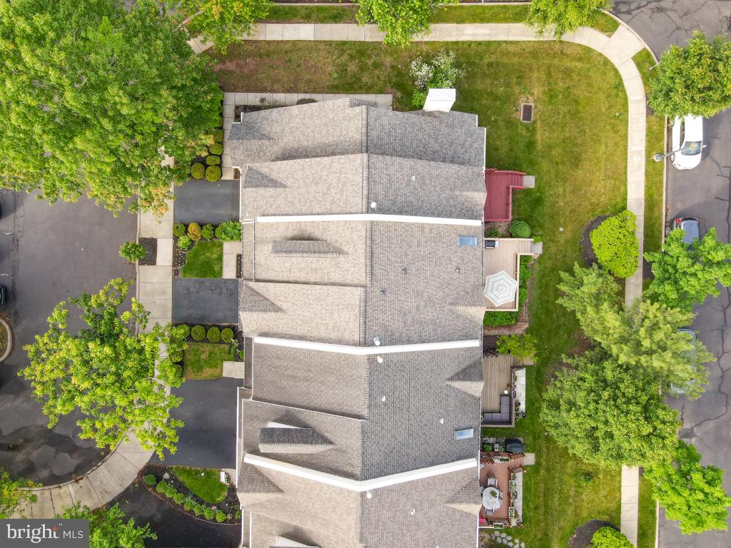 WILLIAMSBURG VILLA - Residential