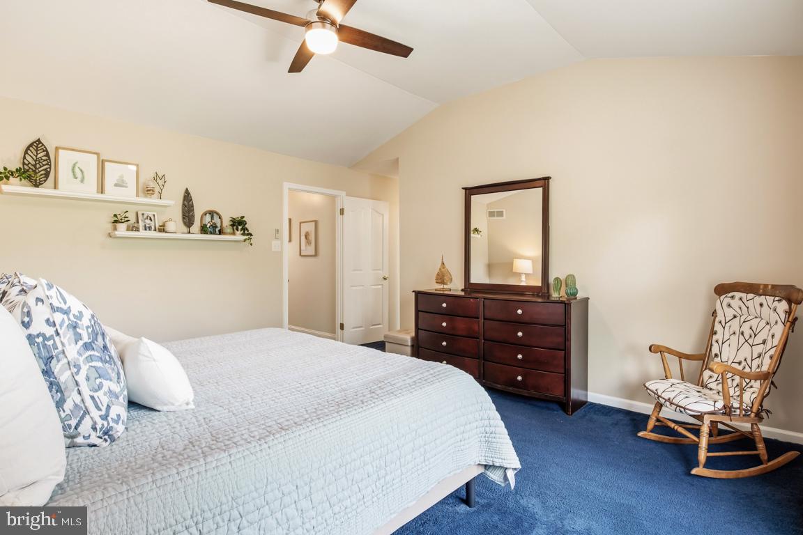 WILLIAMSBURG VILLA - Residential