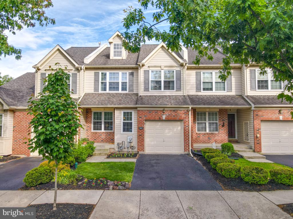 WILLIAMSBURG VILLA - Residential