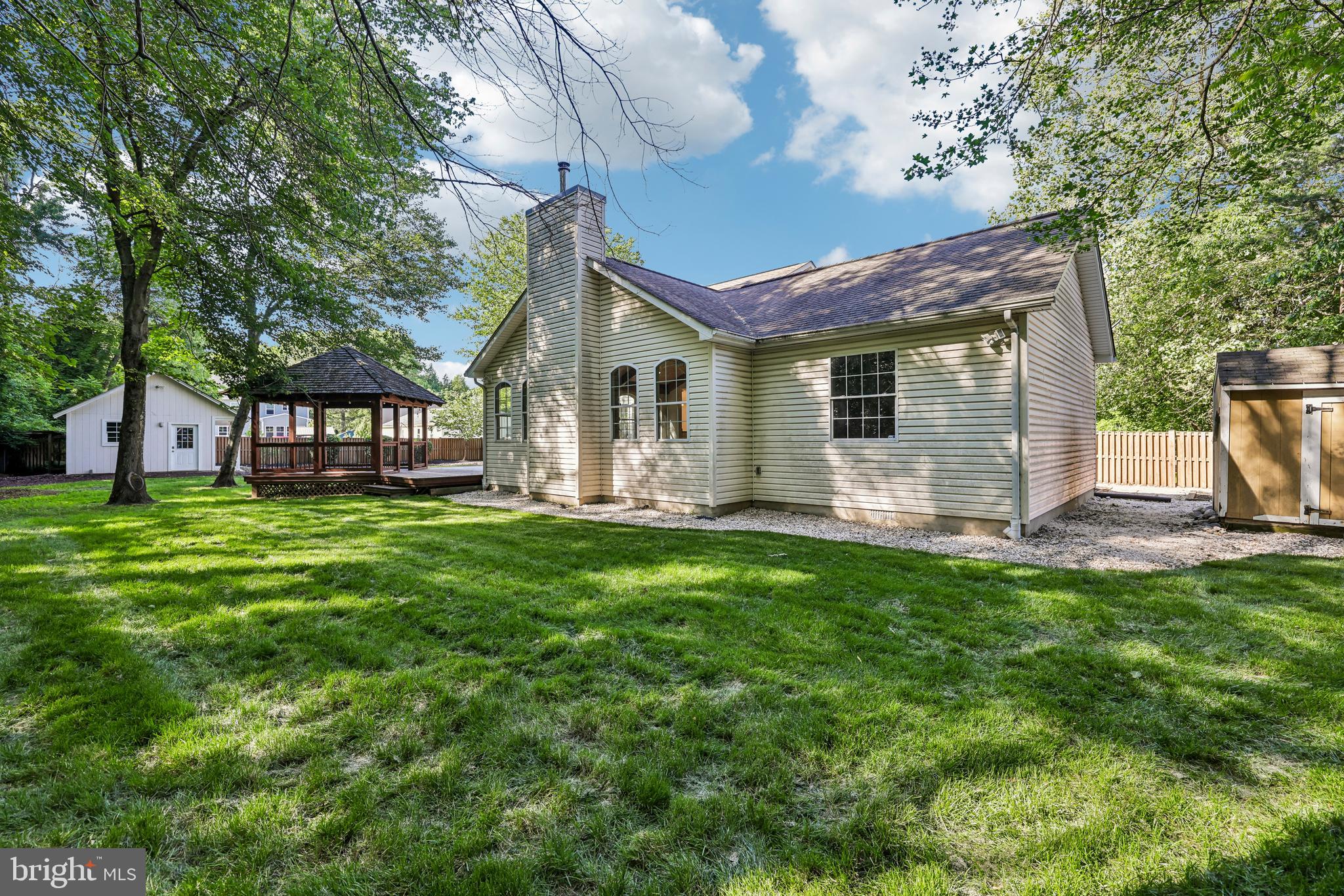 POWHATAN BEACH - Residential