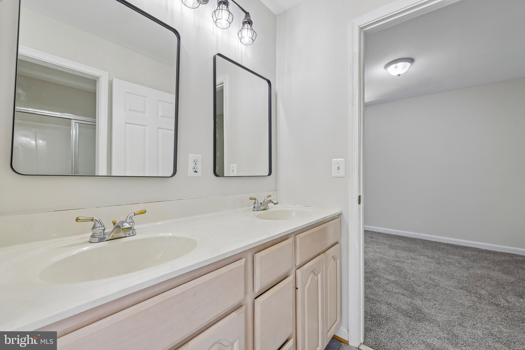 POWHATAN BEACH - Residential