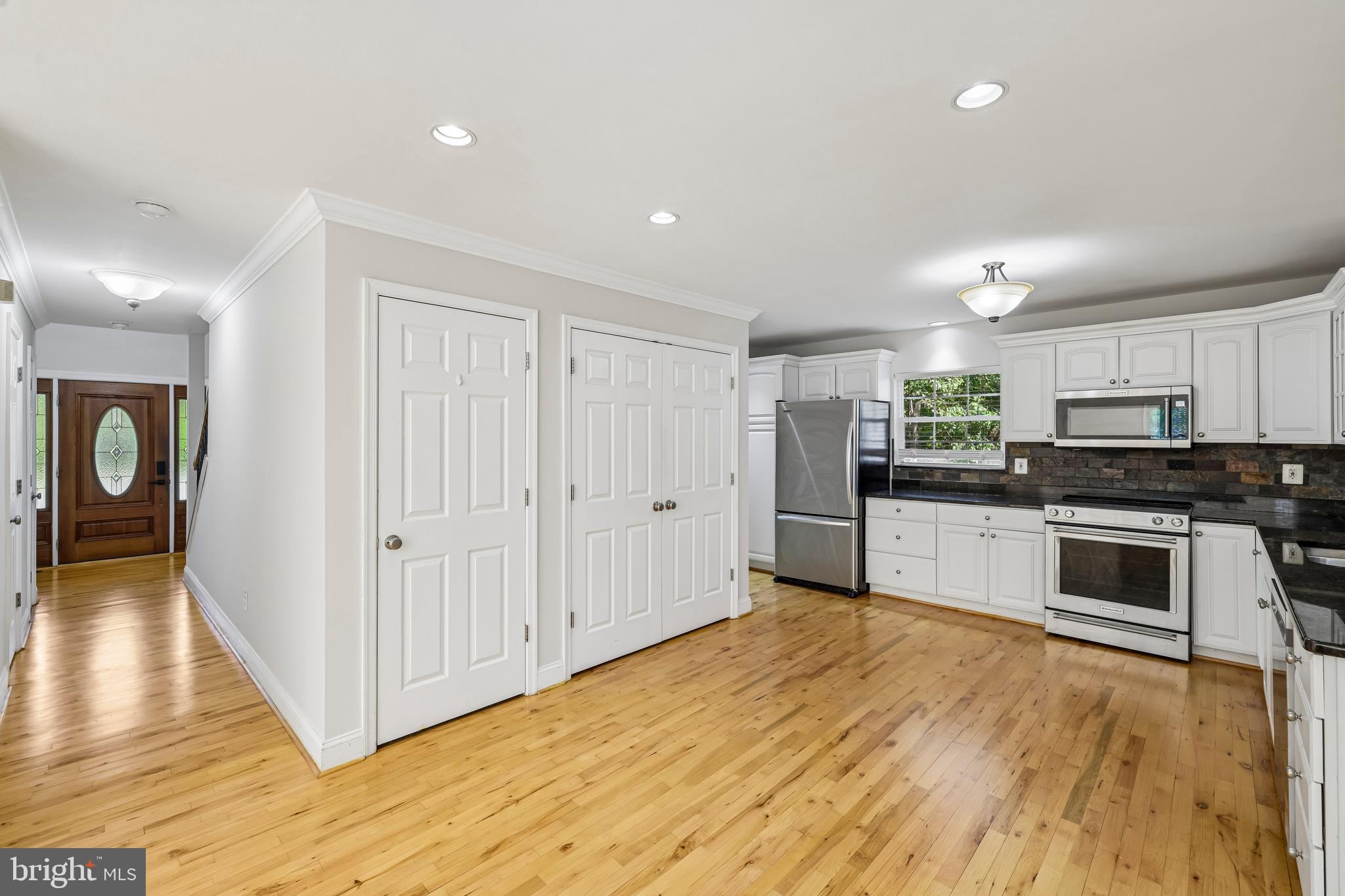 POWHATAN BEACH - Residential