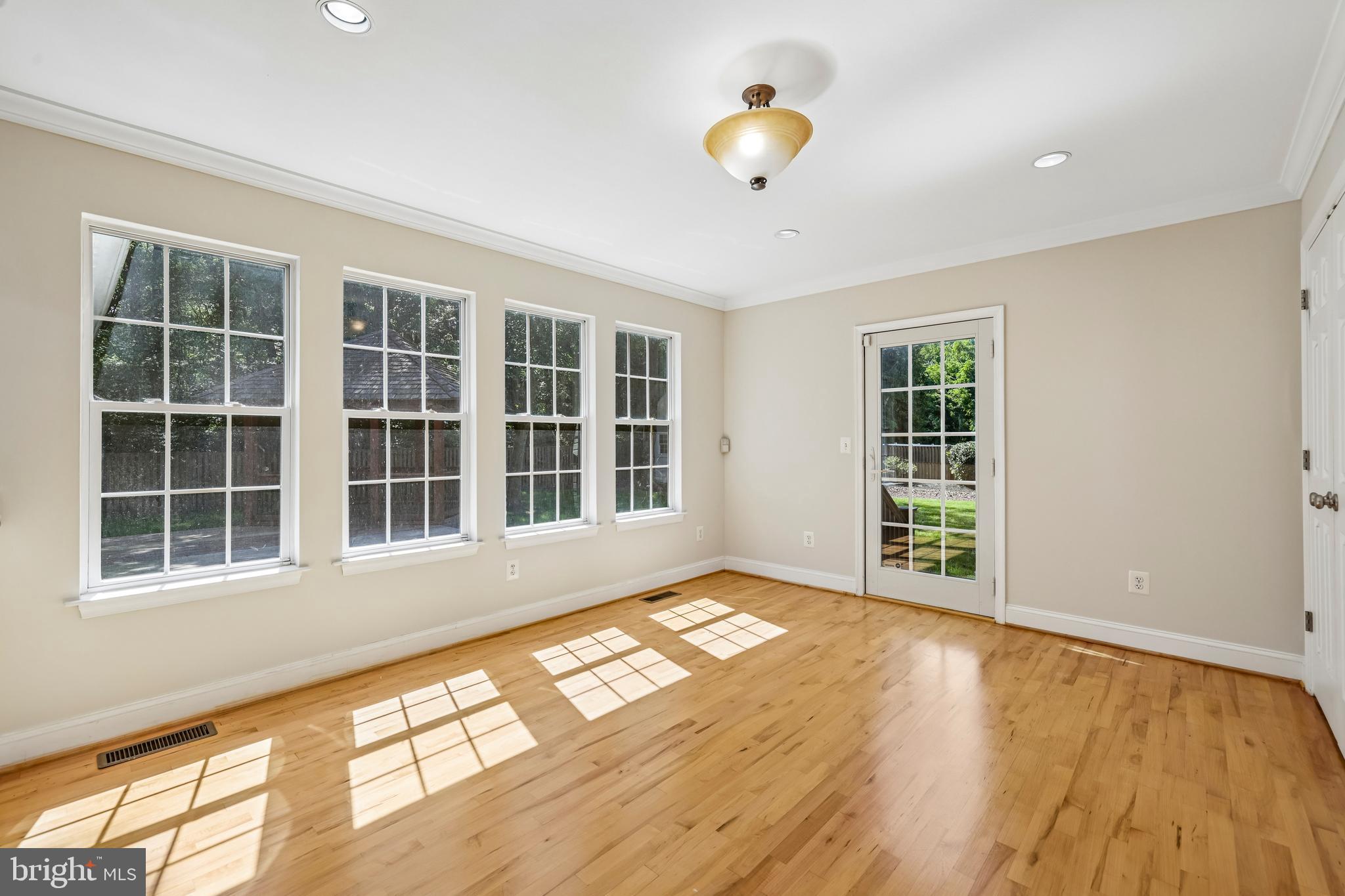 POWHATAN BEACH - Residential