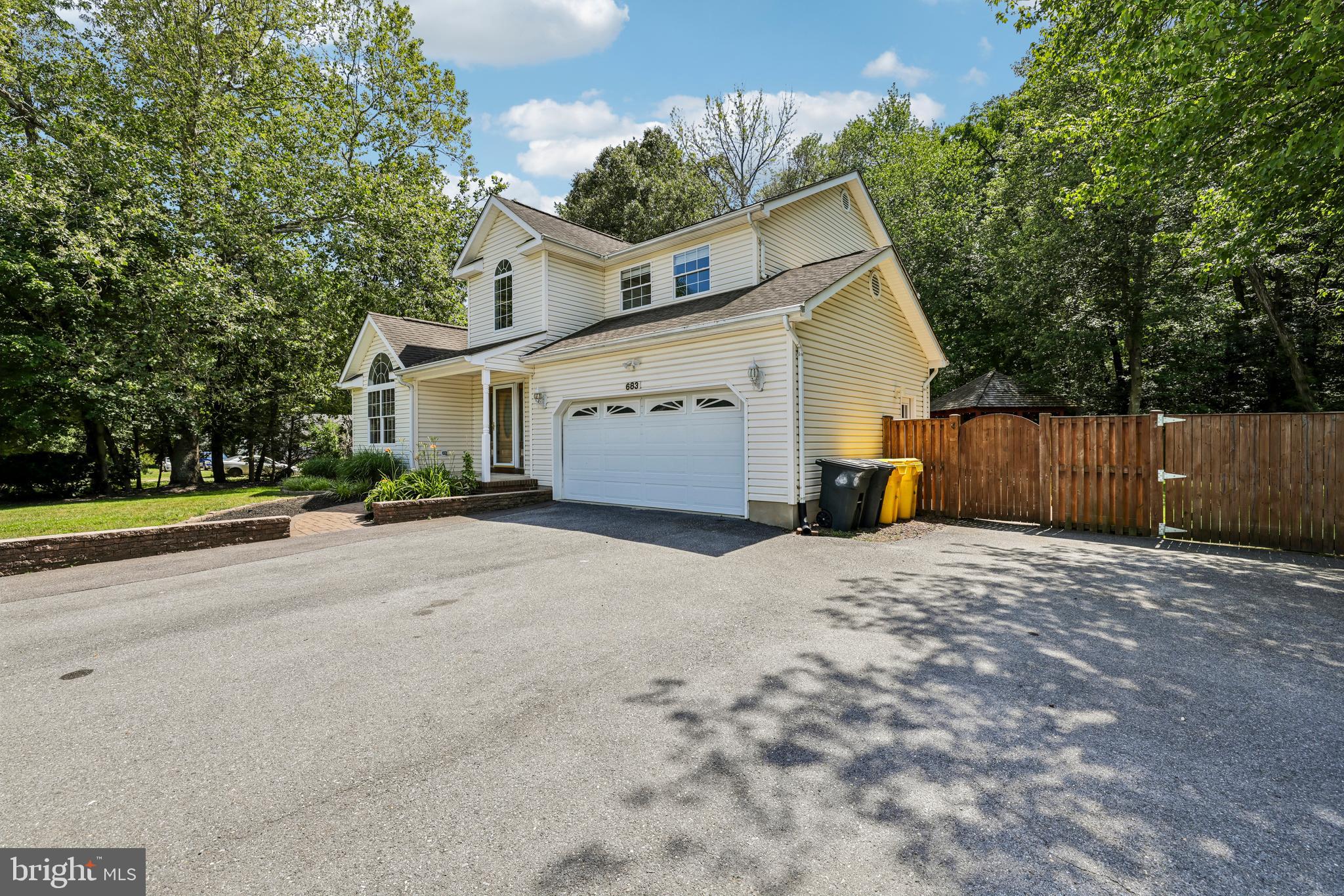 POWHATAN BEACH - Residential