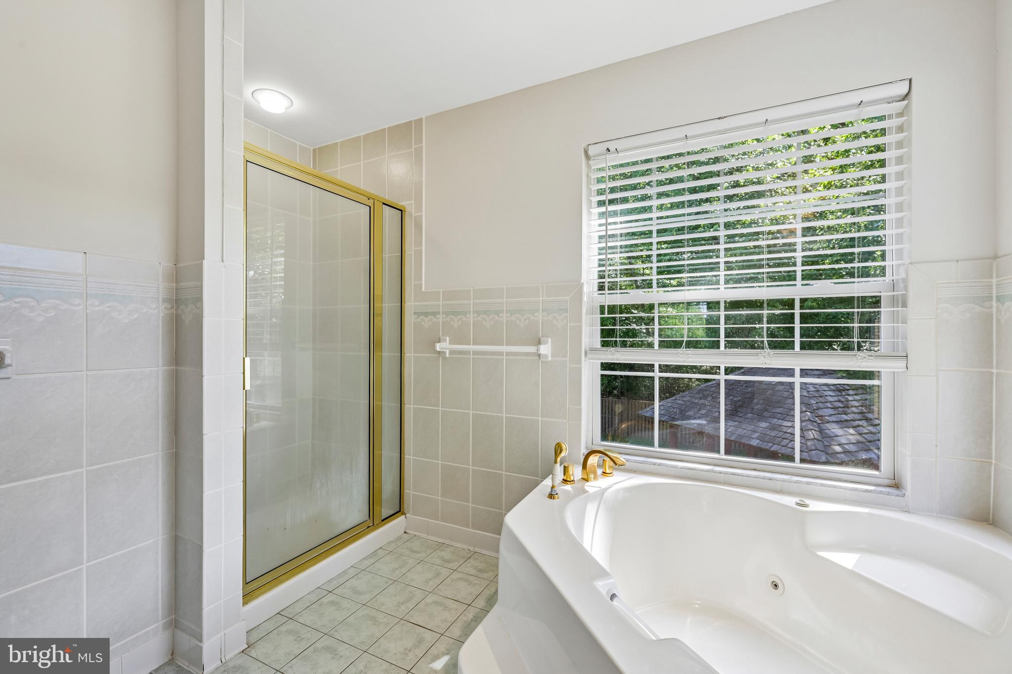 POWHATAN BEACH - Residential