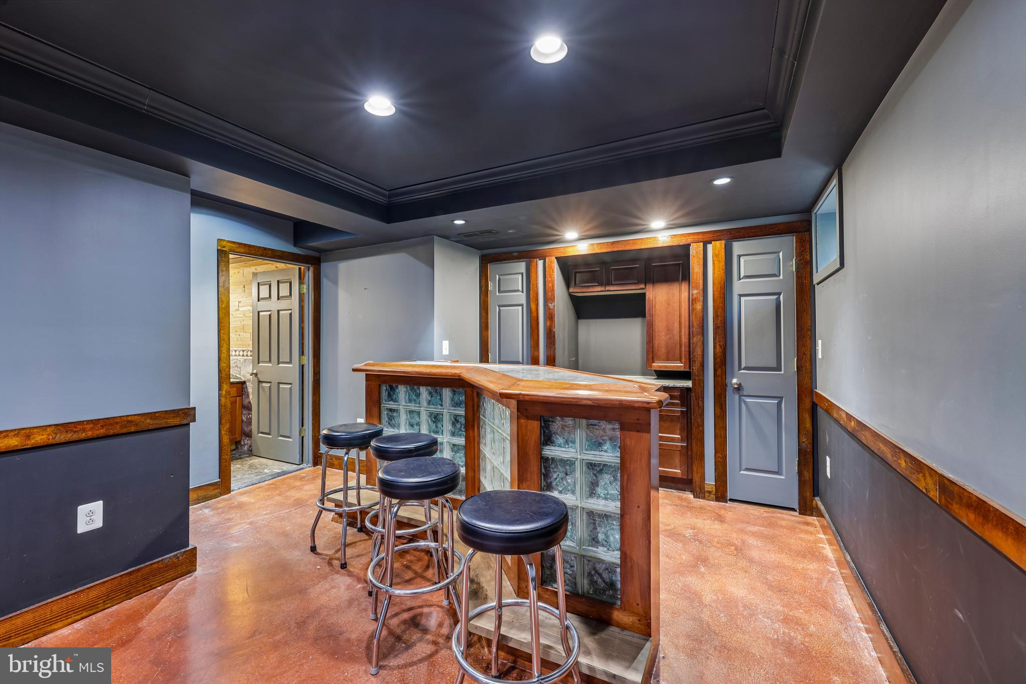 POWHATAN BEACH - Residential
