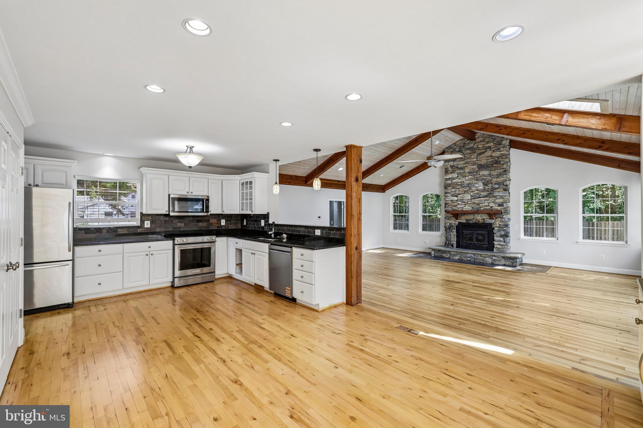 POWHATAN BEACH - Residential