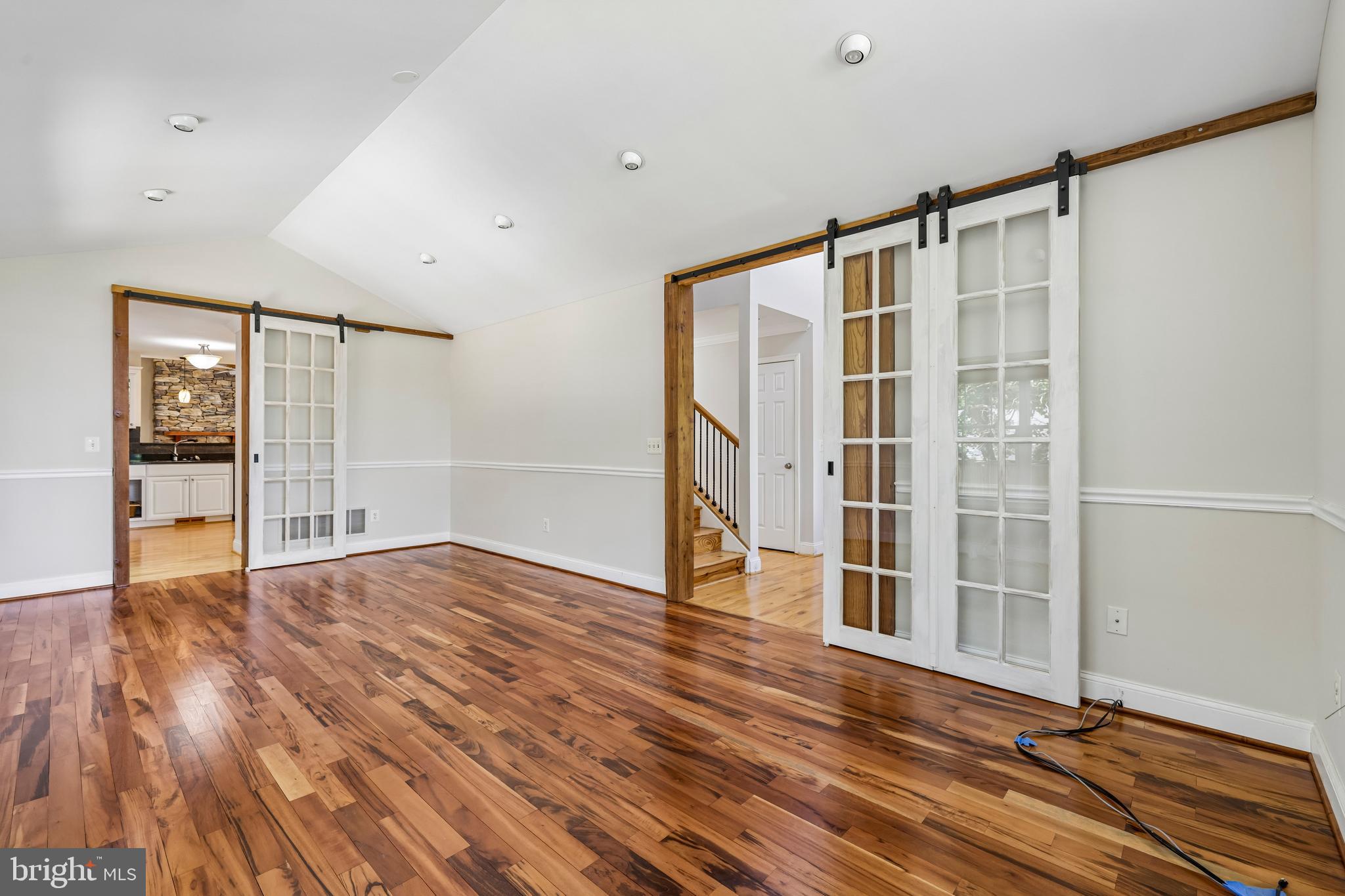 POWHATAN BEACH - Residential