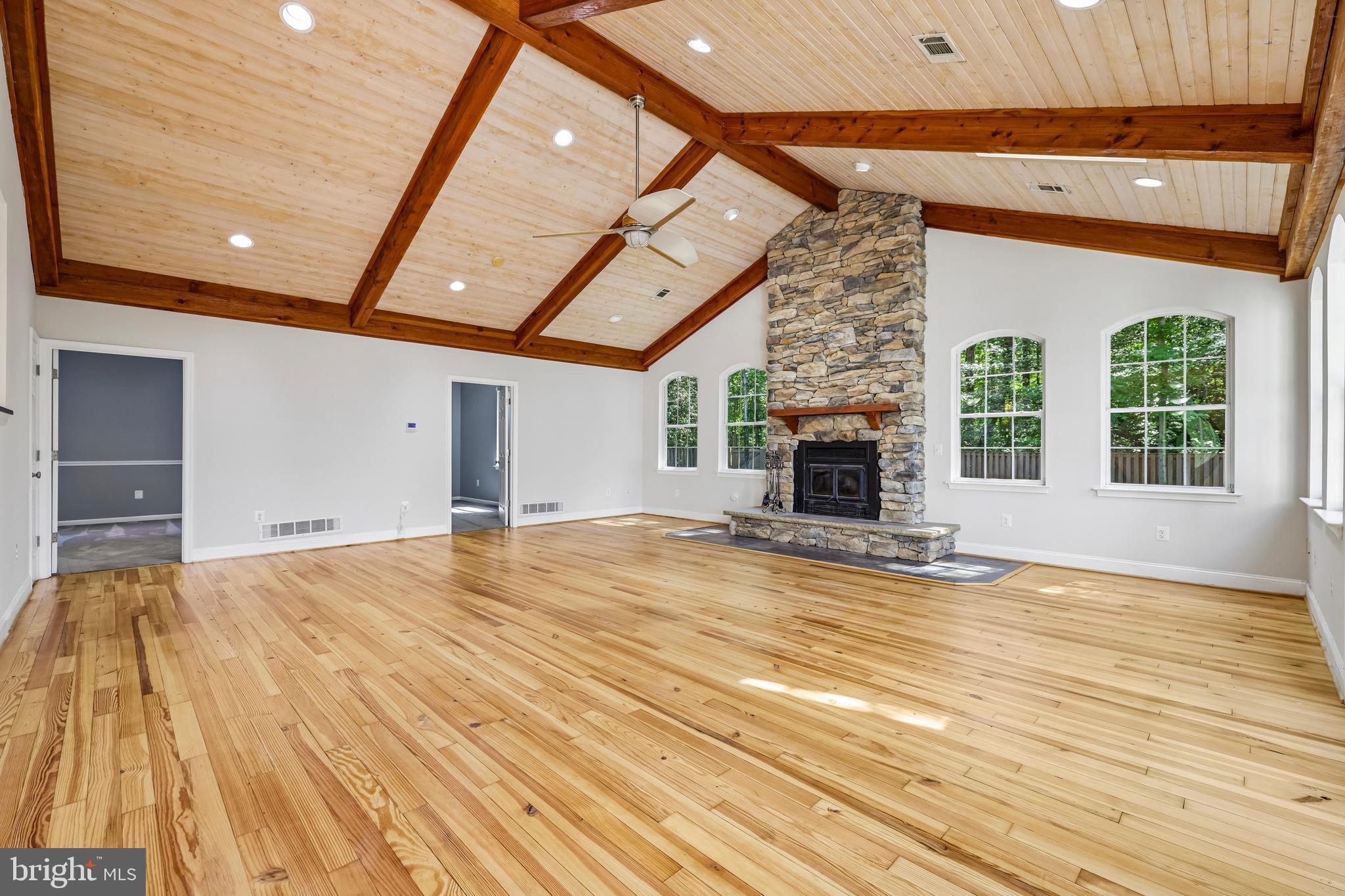 POWHATAN BEACH - Residential