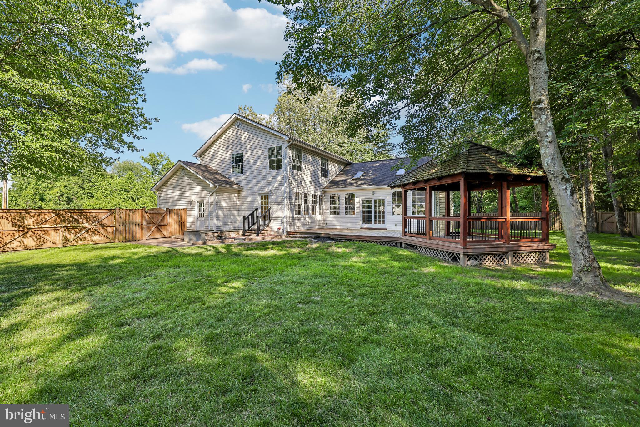 POWHATAN BEACH - Residential