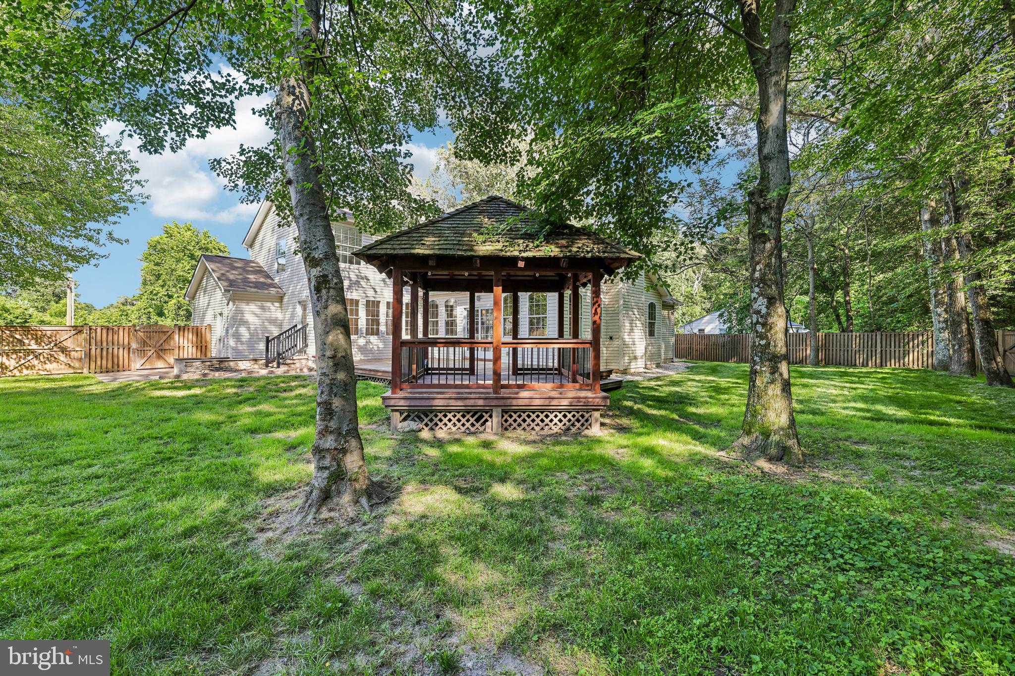 POWHATAN BEACH - Residential