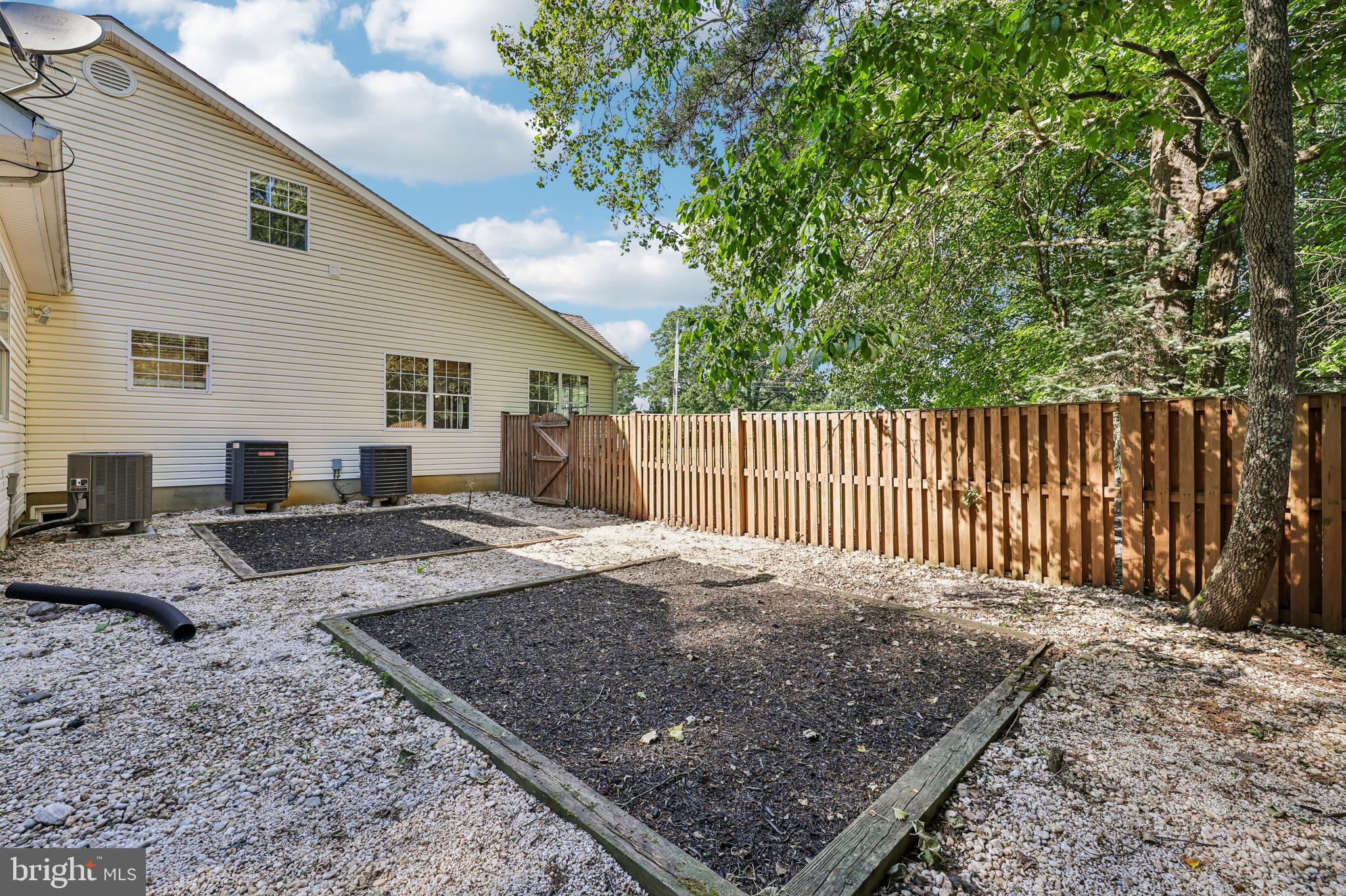 POWHATAN BEACH - Residential